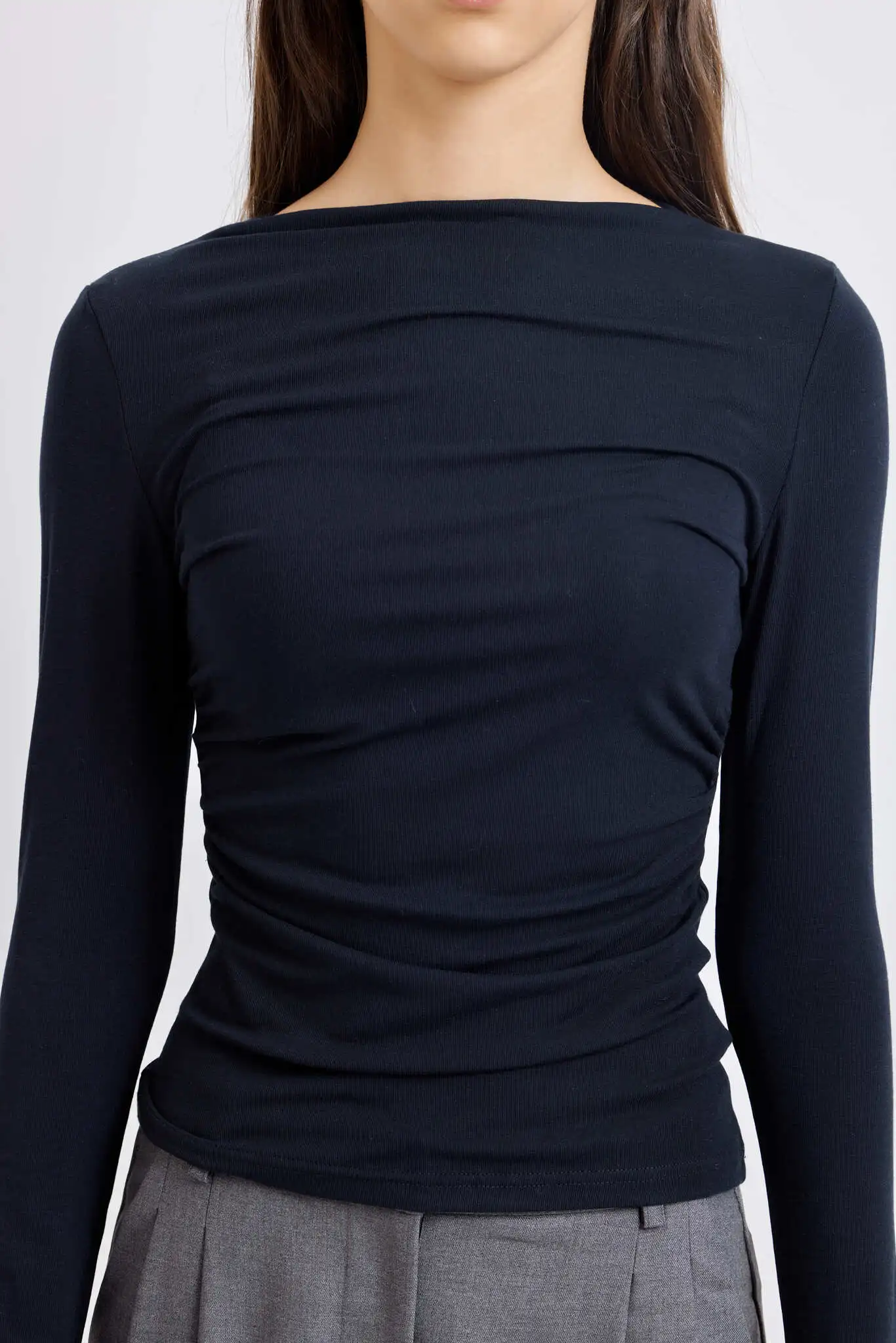 Лонгслив черный для женщин 42407U-1 59