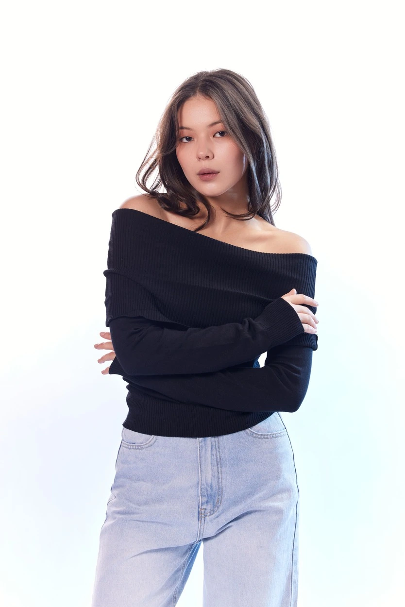 Джемпер черный для женщин 44187-1 60