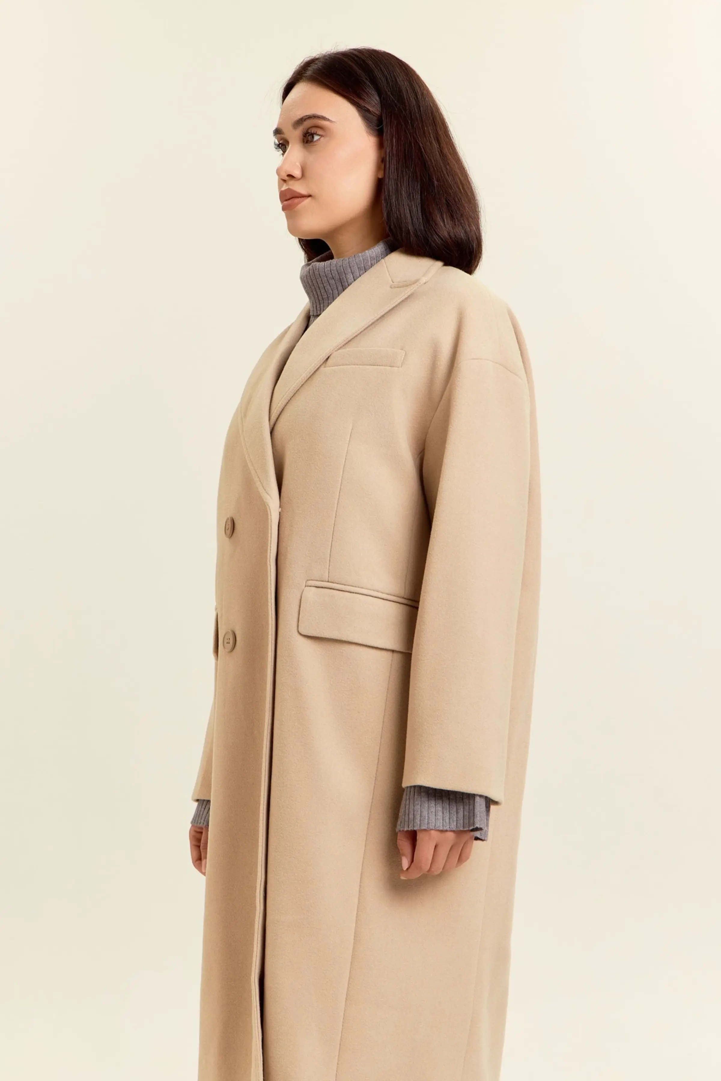 Пальто бежевый для женщин 47110-15 53