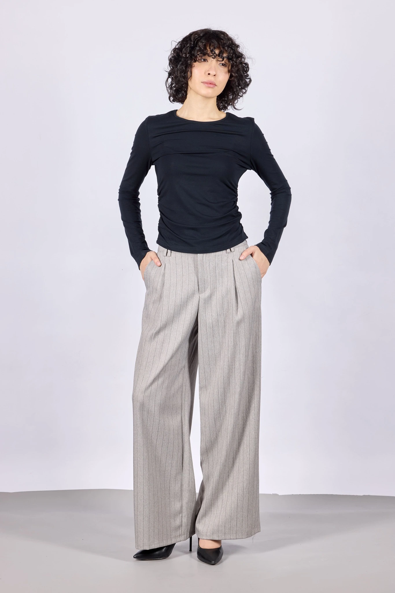 Лонгслив черный для женщин 44153-1 59