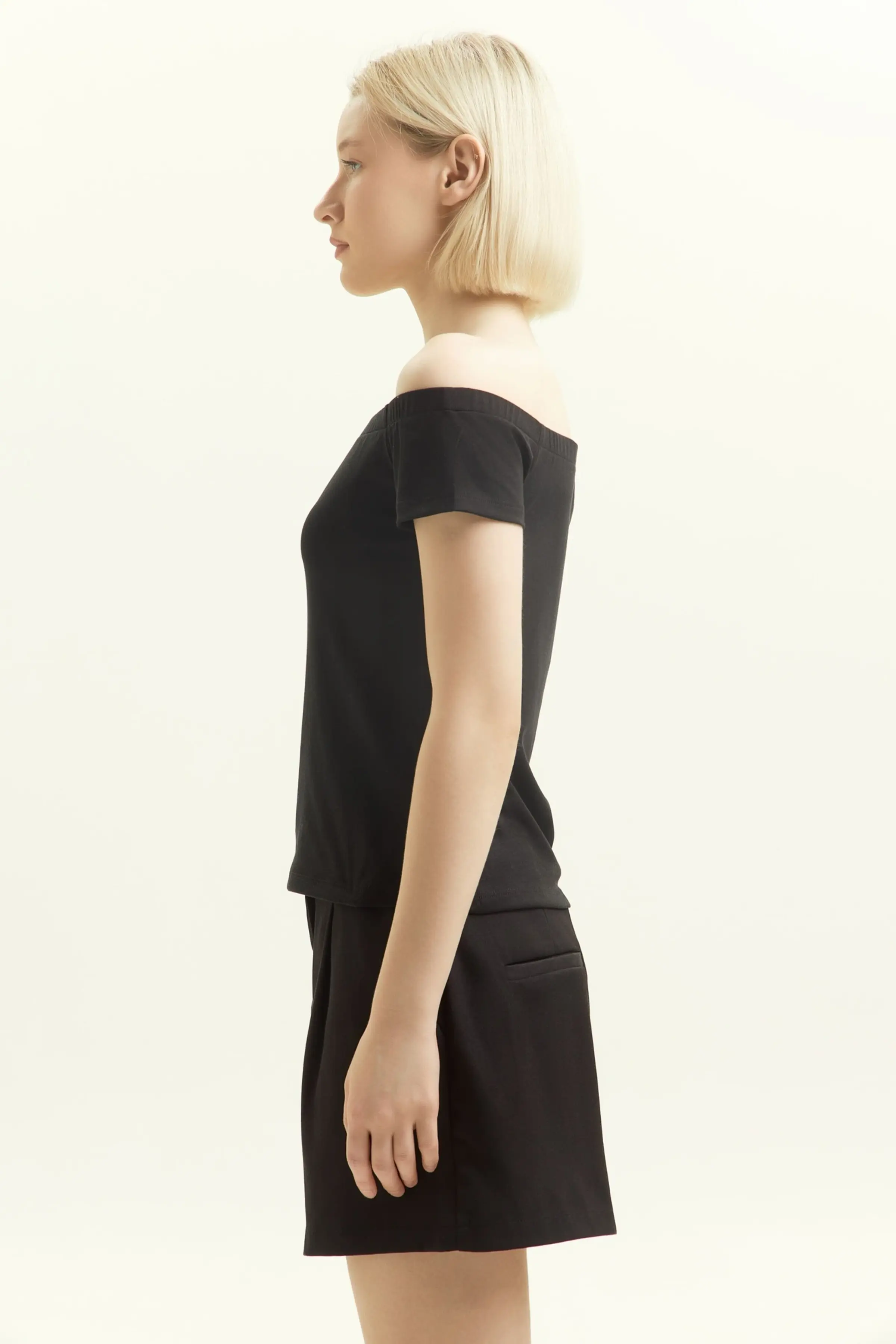 Топ черный для женщин 45148-1 46