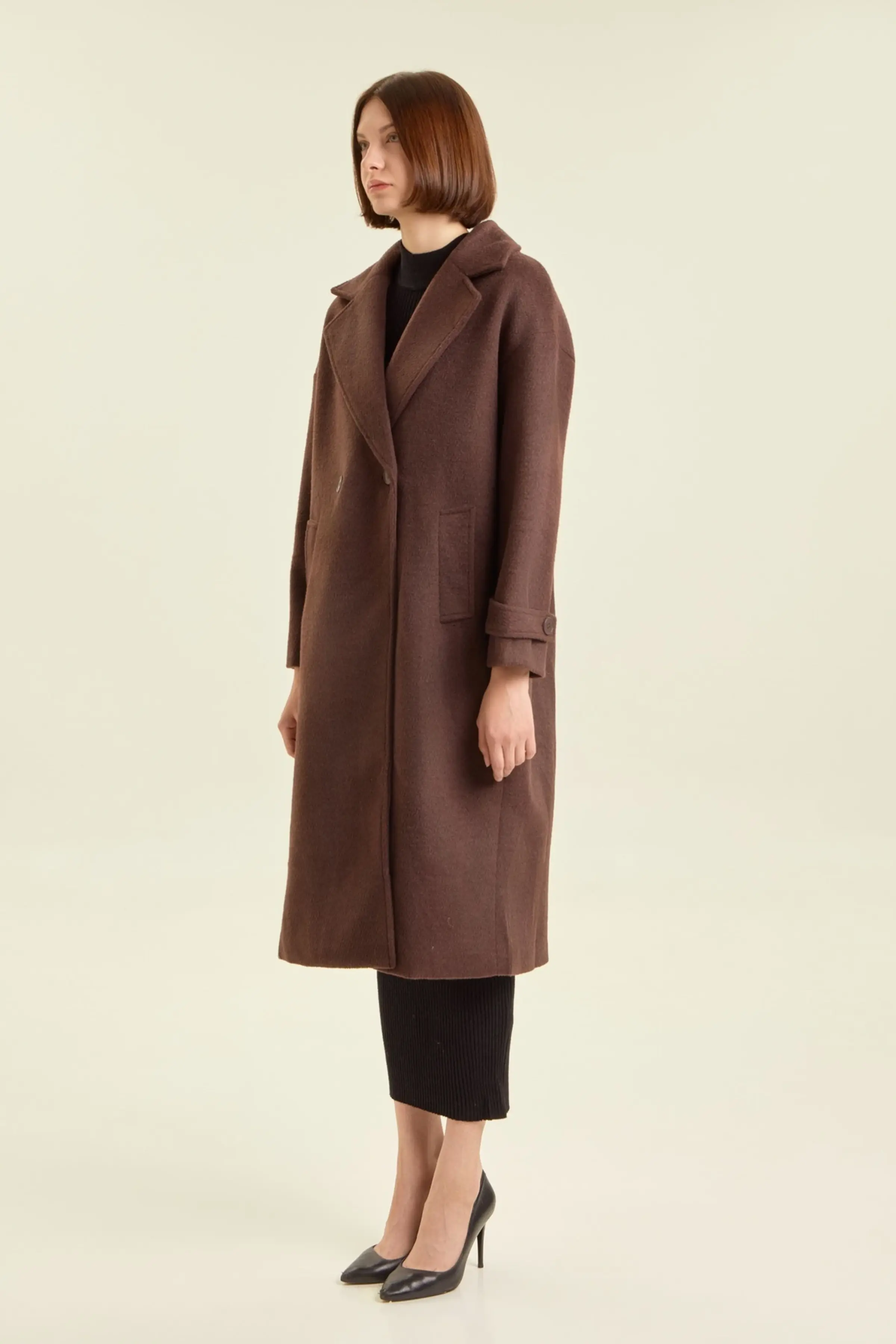 Пальто коричневый для женщин 47111-13 53