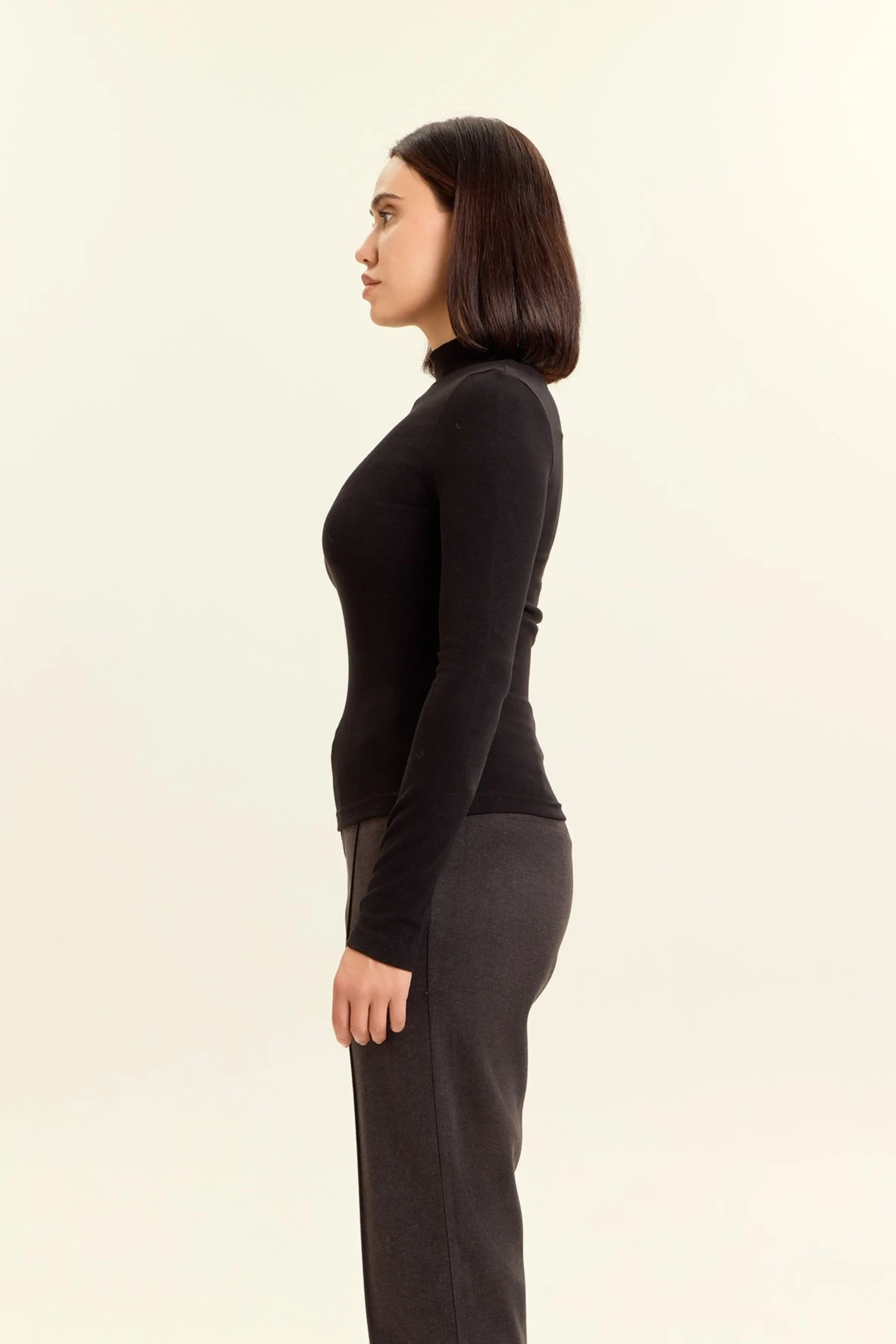 Лонгслив черный для женщин 47224-1 59