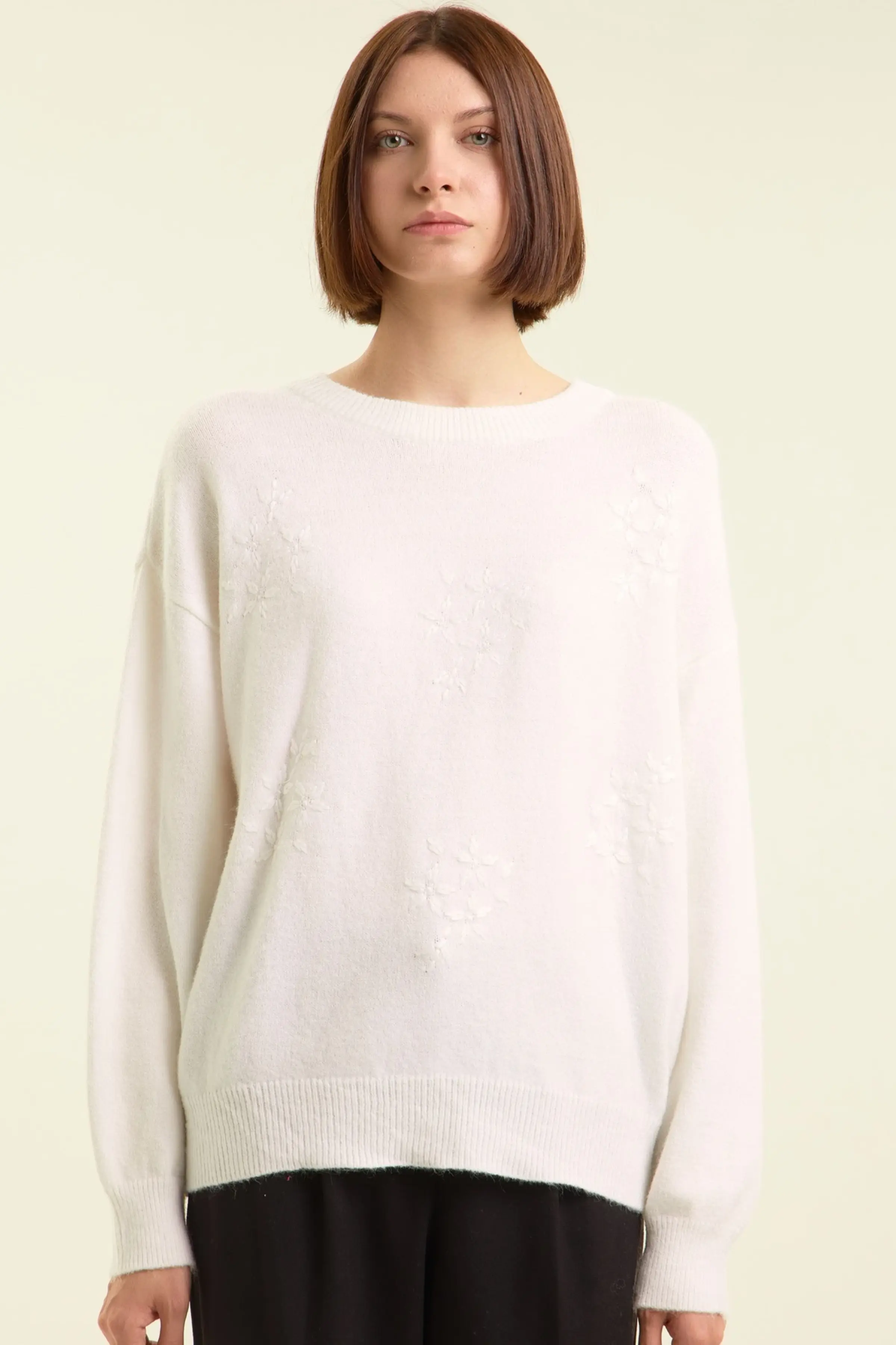 Свитер белый для женщин 47187-4 65
