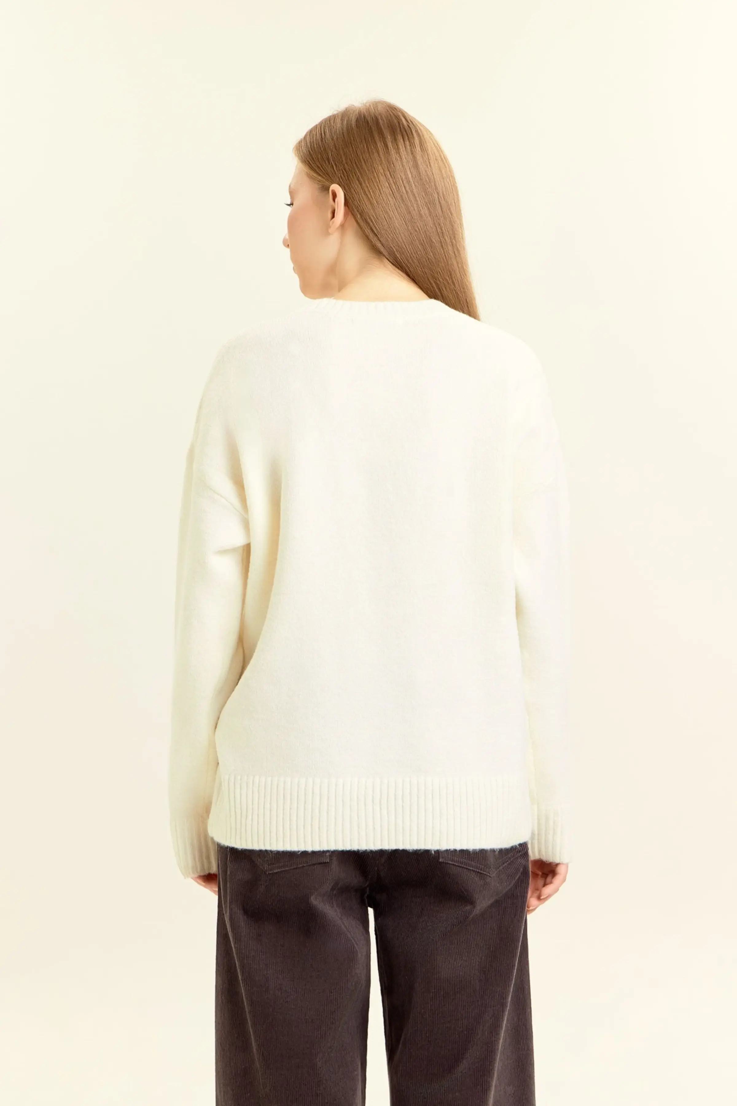 Свитер белый для женщин 47191-4 65