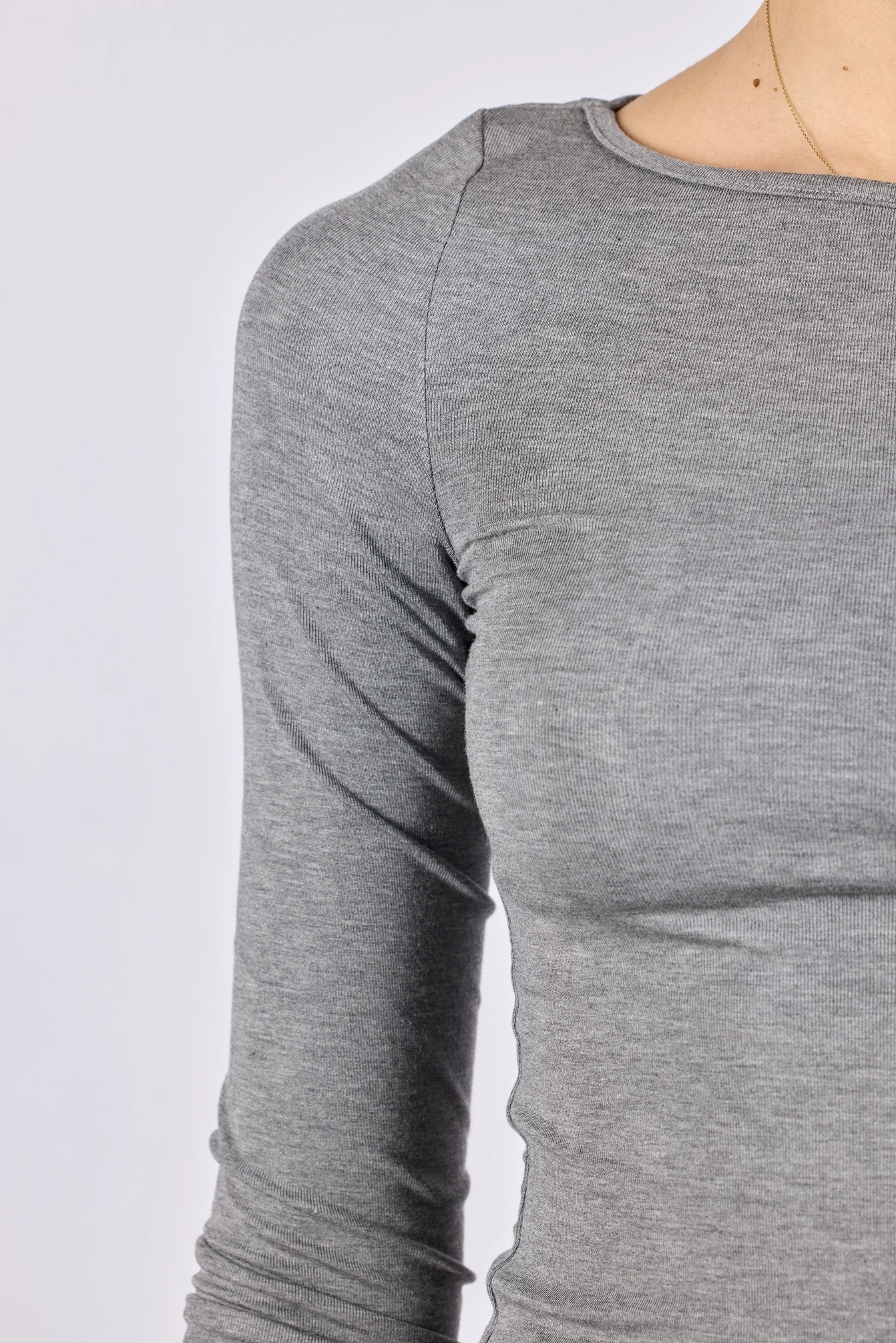 Лонгслив серый для женщин 44260-61 59