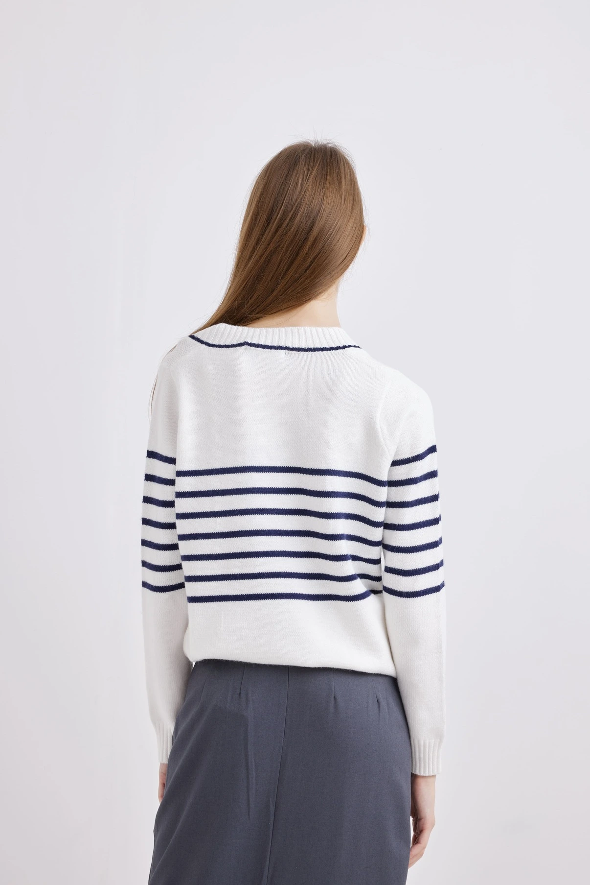 Джемпер бело-синяя полоска для женщин 42170-48 60
