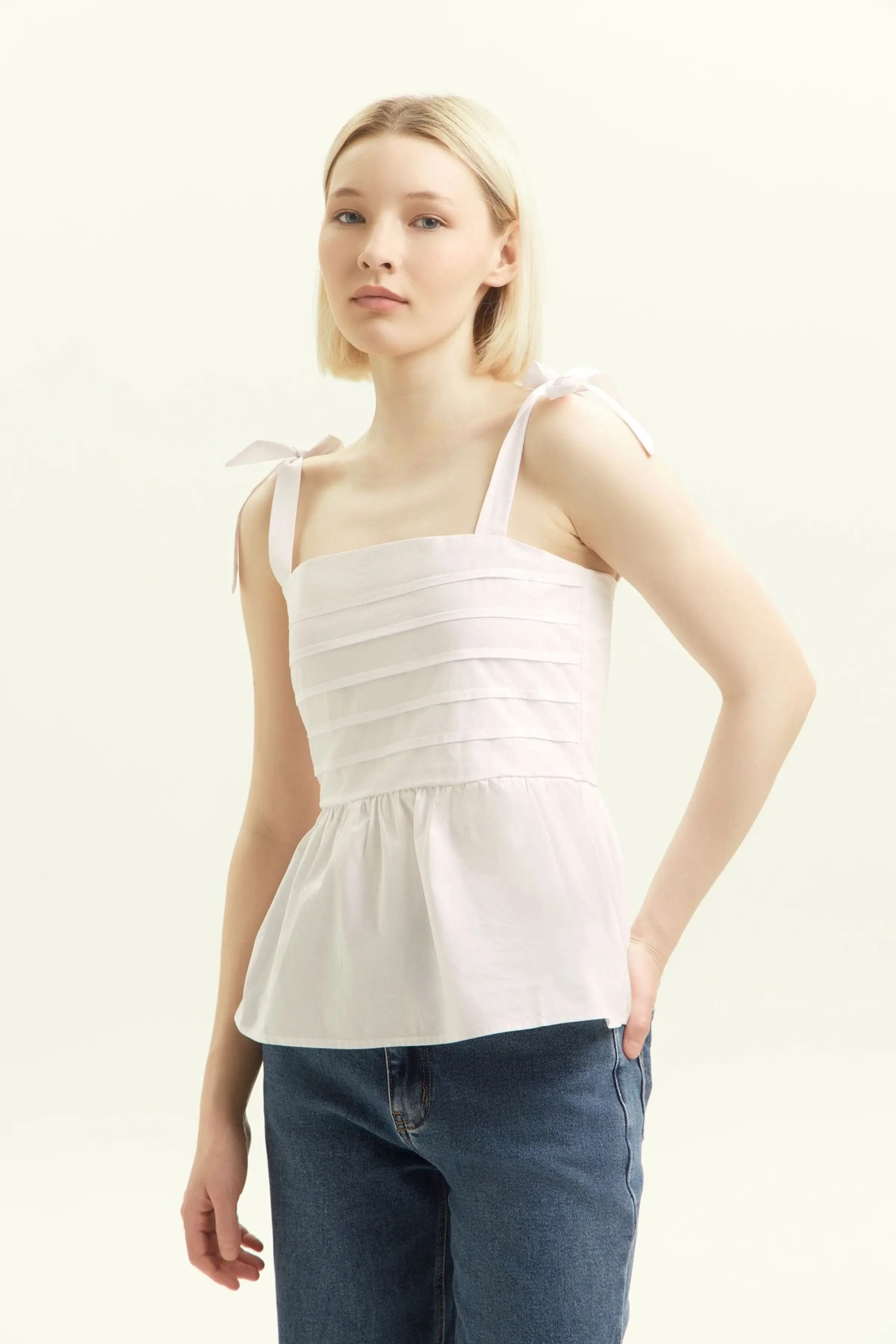 Топ белый для женщин 45144-4 46