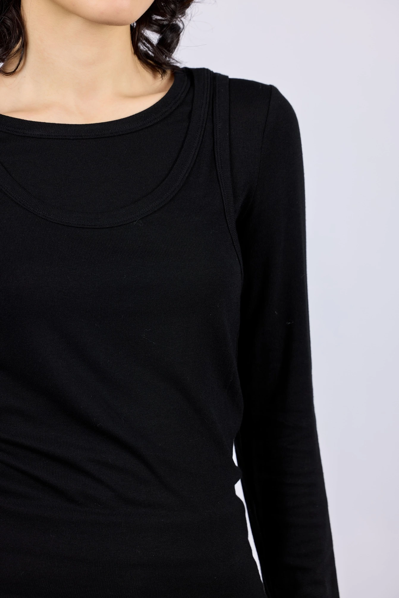 Лонгслив черный для женщин 43228-1 59