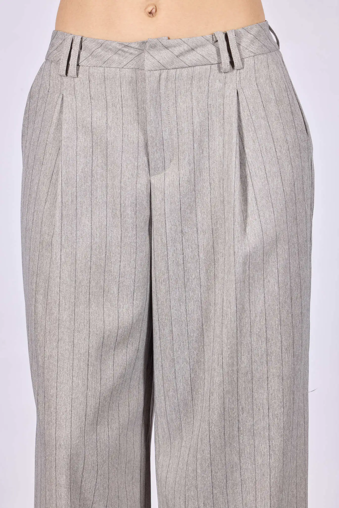 Брюки бело-серая полоска для женщин 44104-49 71
