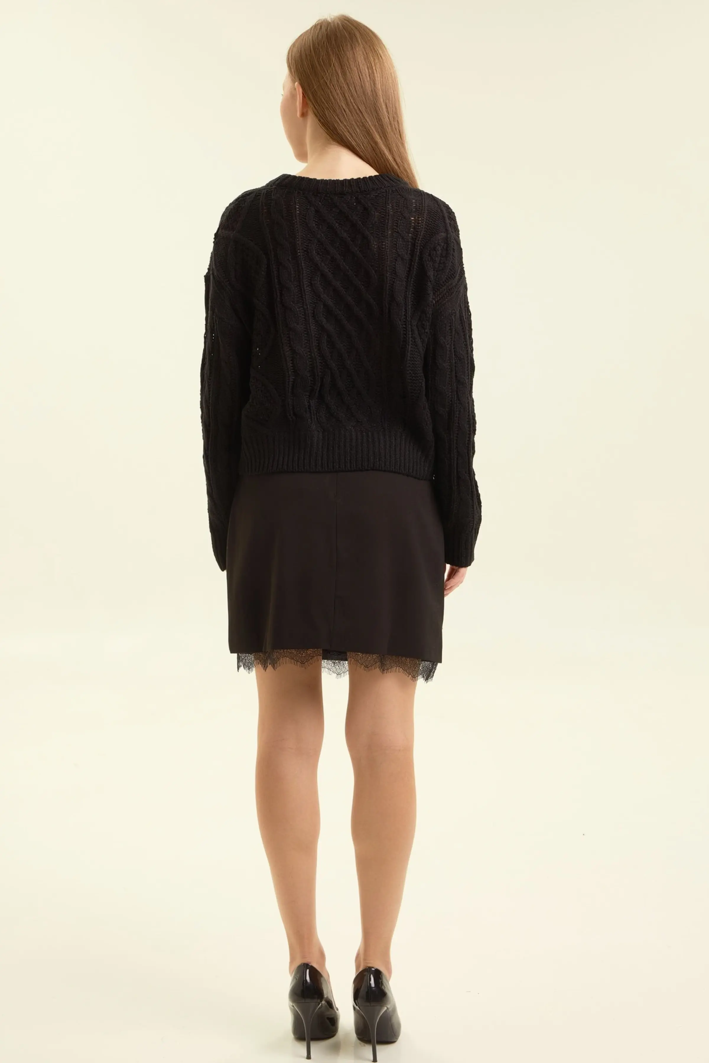 Свитер черный для женщин 47304-1 65