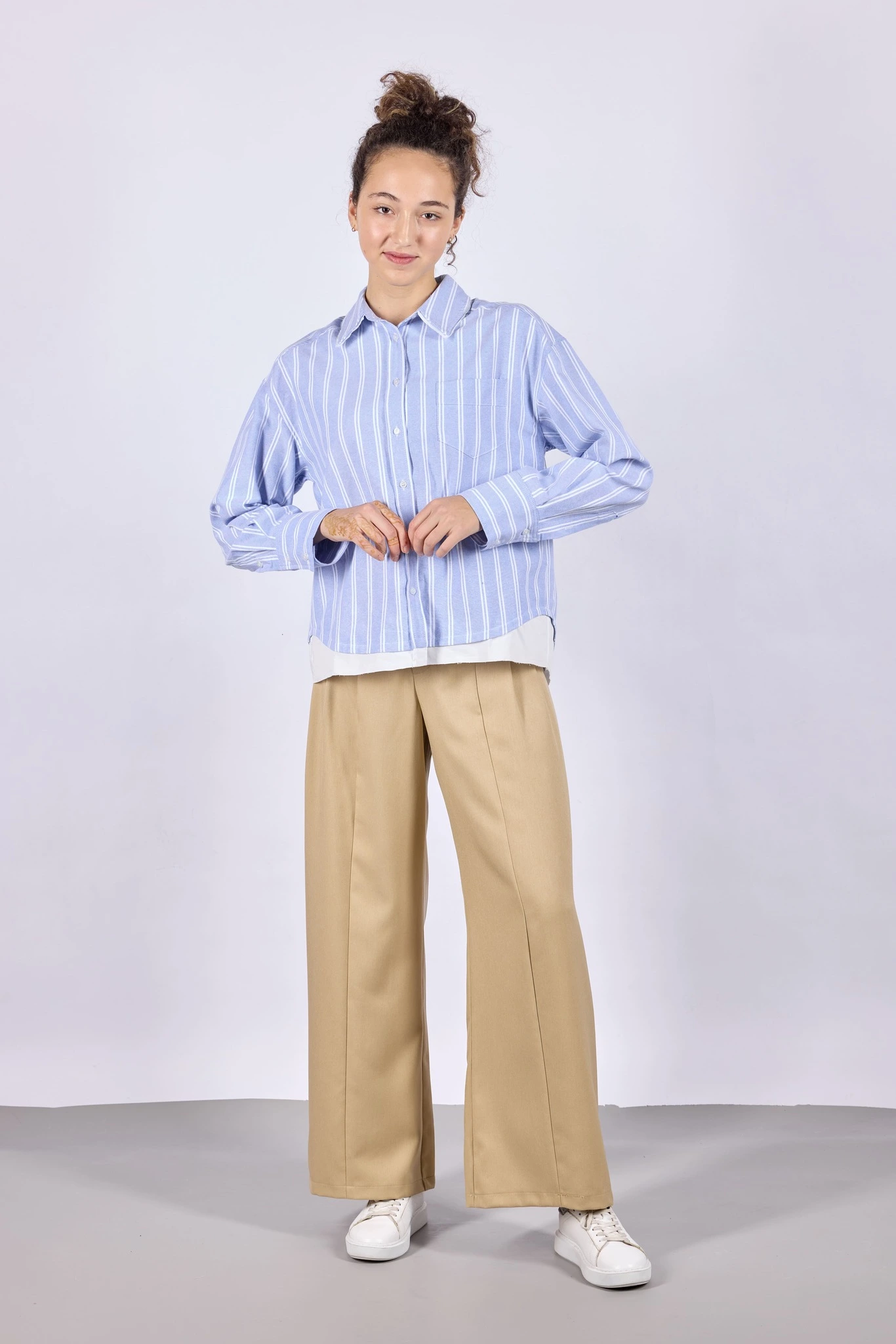 Рубашка бело-синяя полоска для женщин 44101-48 66