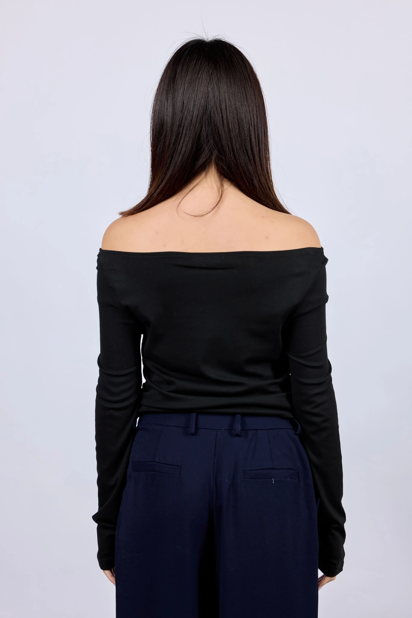 Лонгслив черный для женщин 43151-1 59