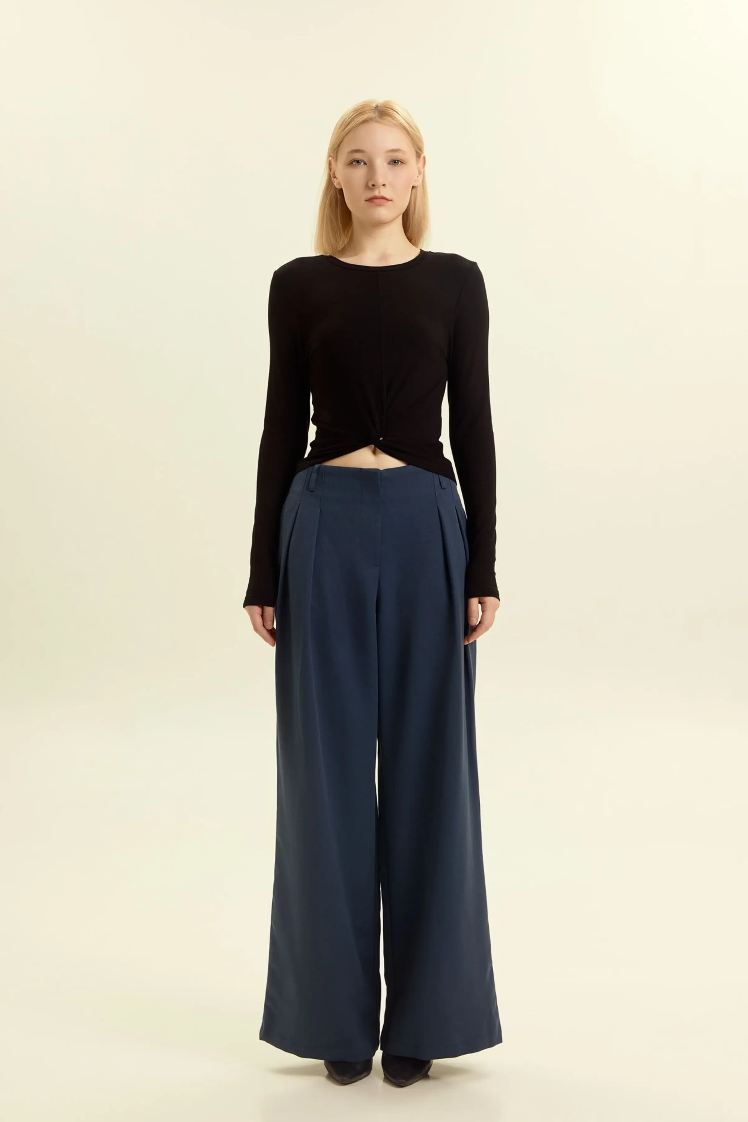 Лонгслив черный для женщин 46241-1 59