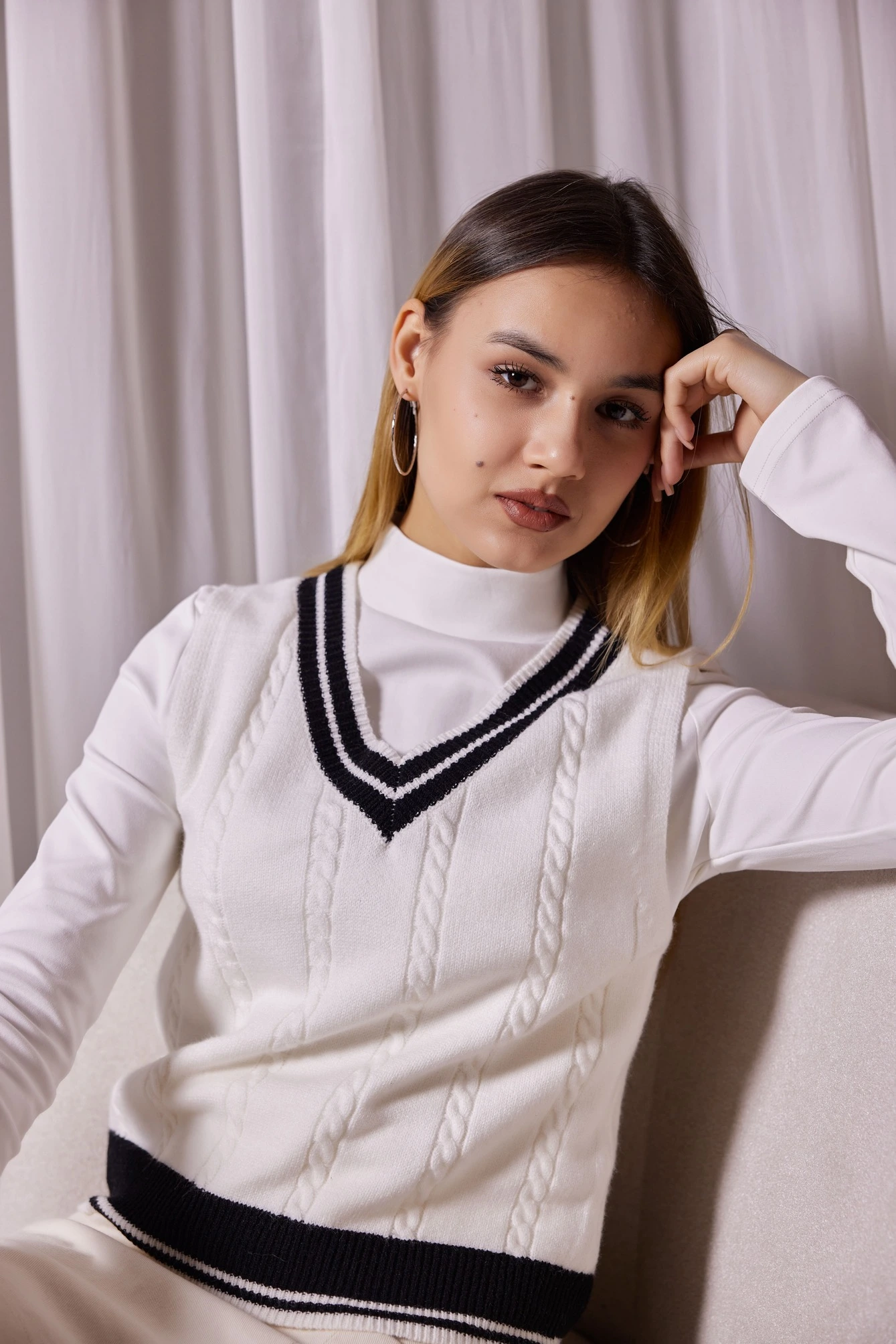 Жилетка черно-белый для женщин 40119-109 68