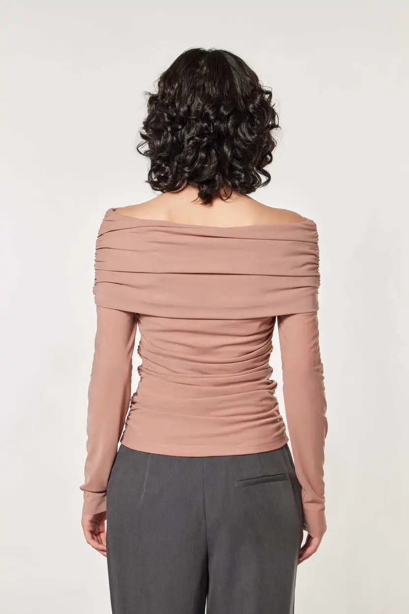 Лонгслив темно-бежевый для женщин 44258-78 59