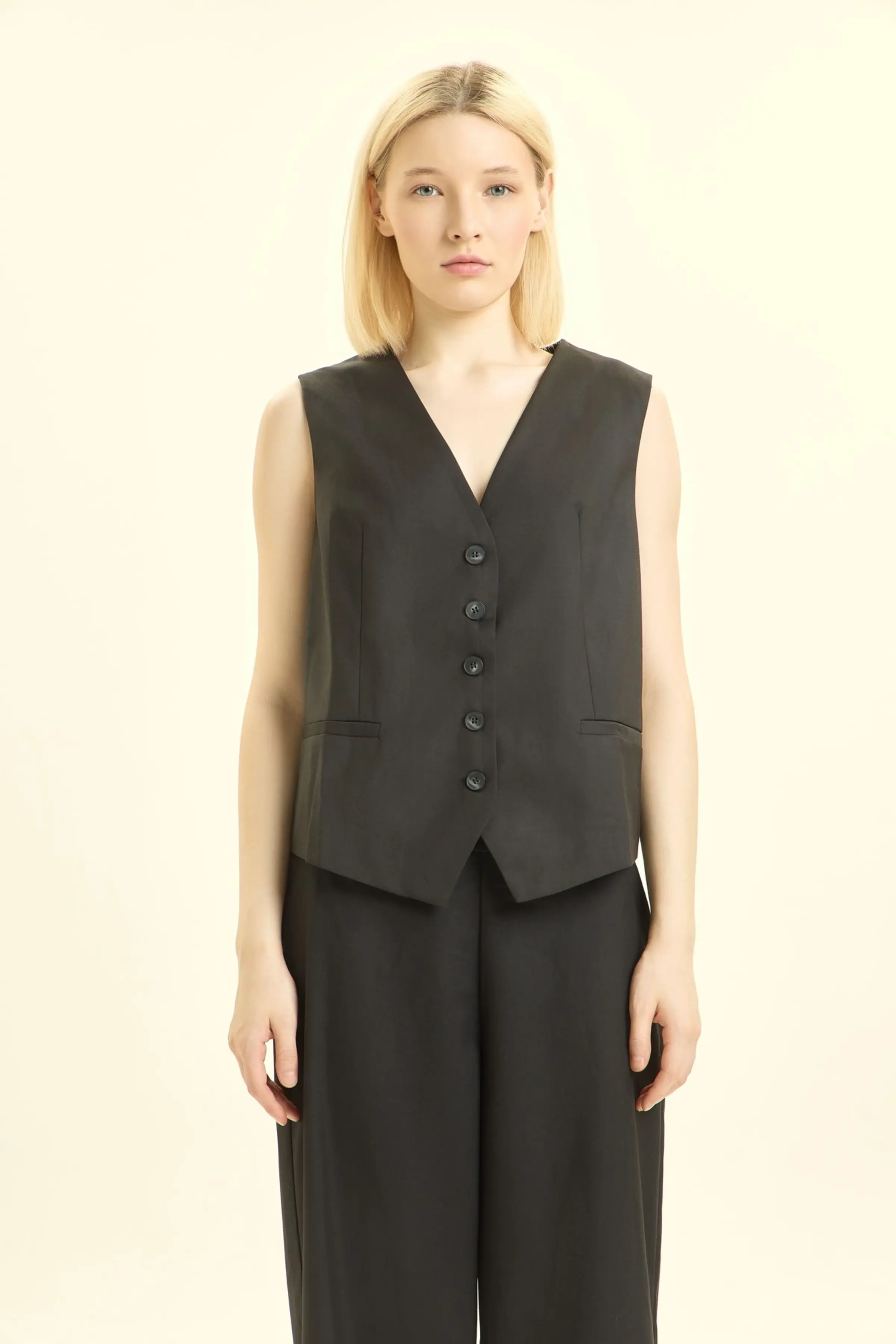 Жилетка черный для женщин 46135-1 68