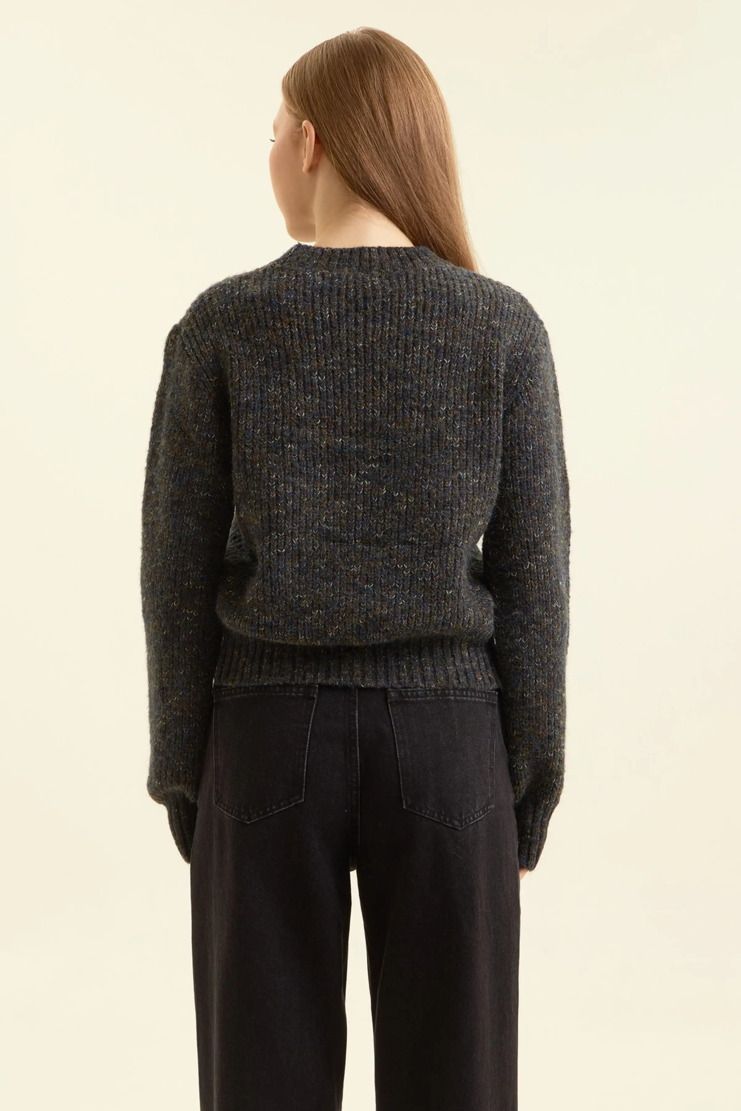 Свитер черный для женщин 47295-1 65