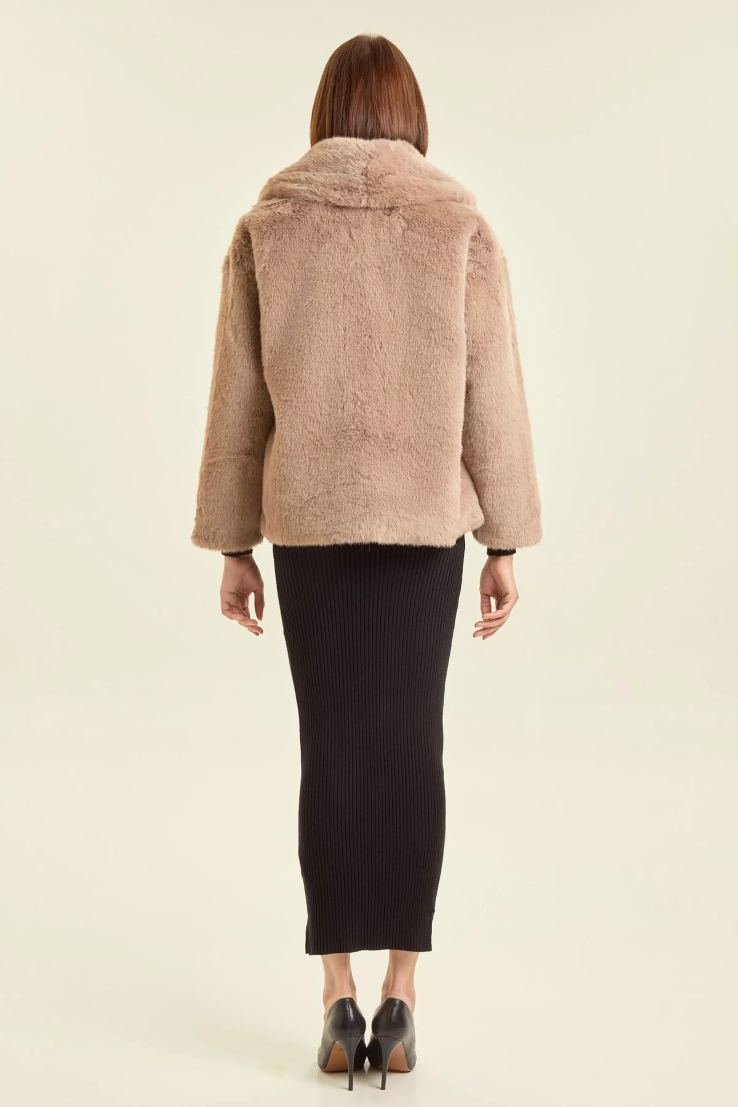 Пальто коричневый для женщин 47102-13 53