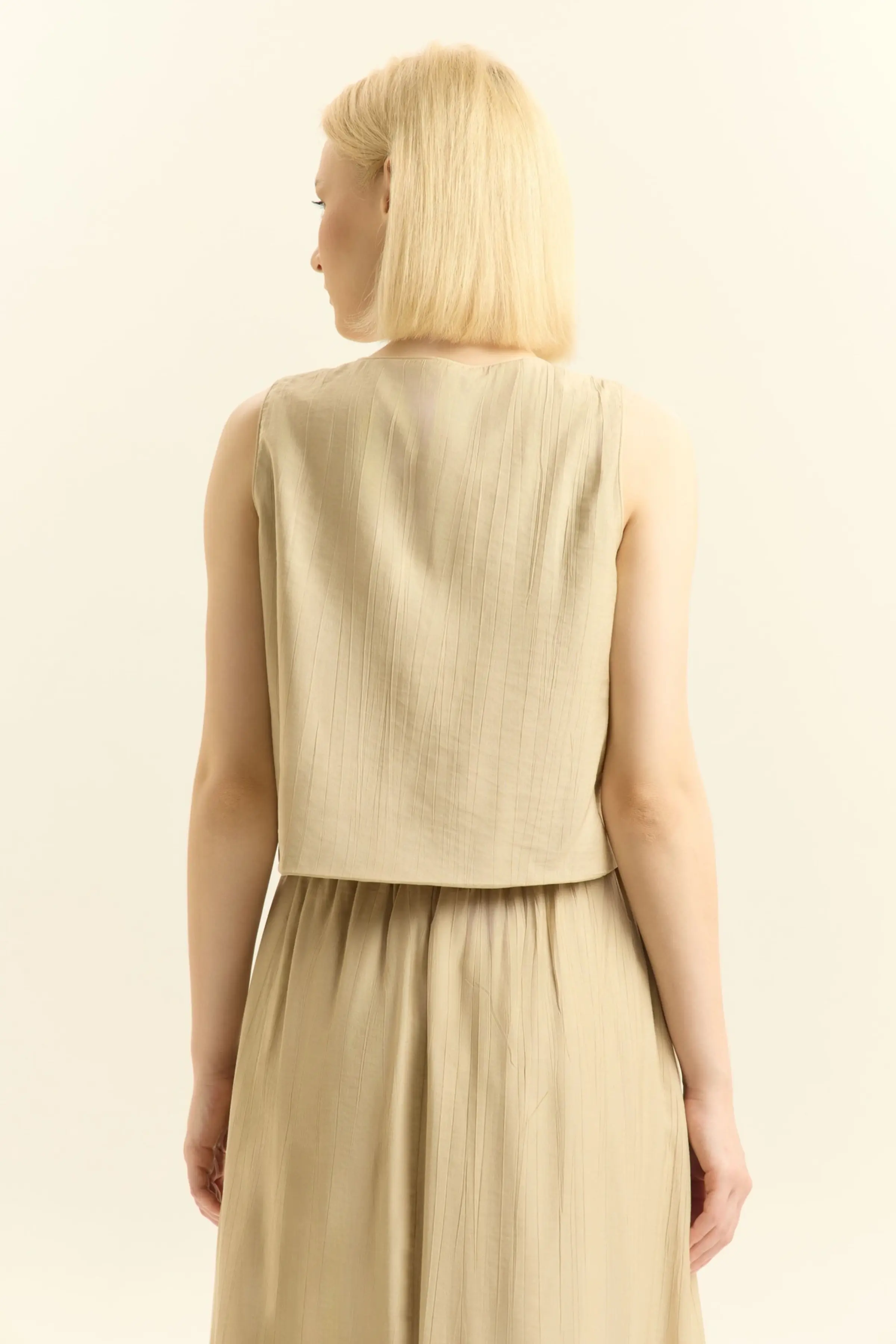 Жилетка бежевый для женщин 45214-15 68