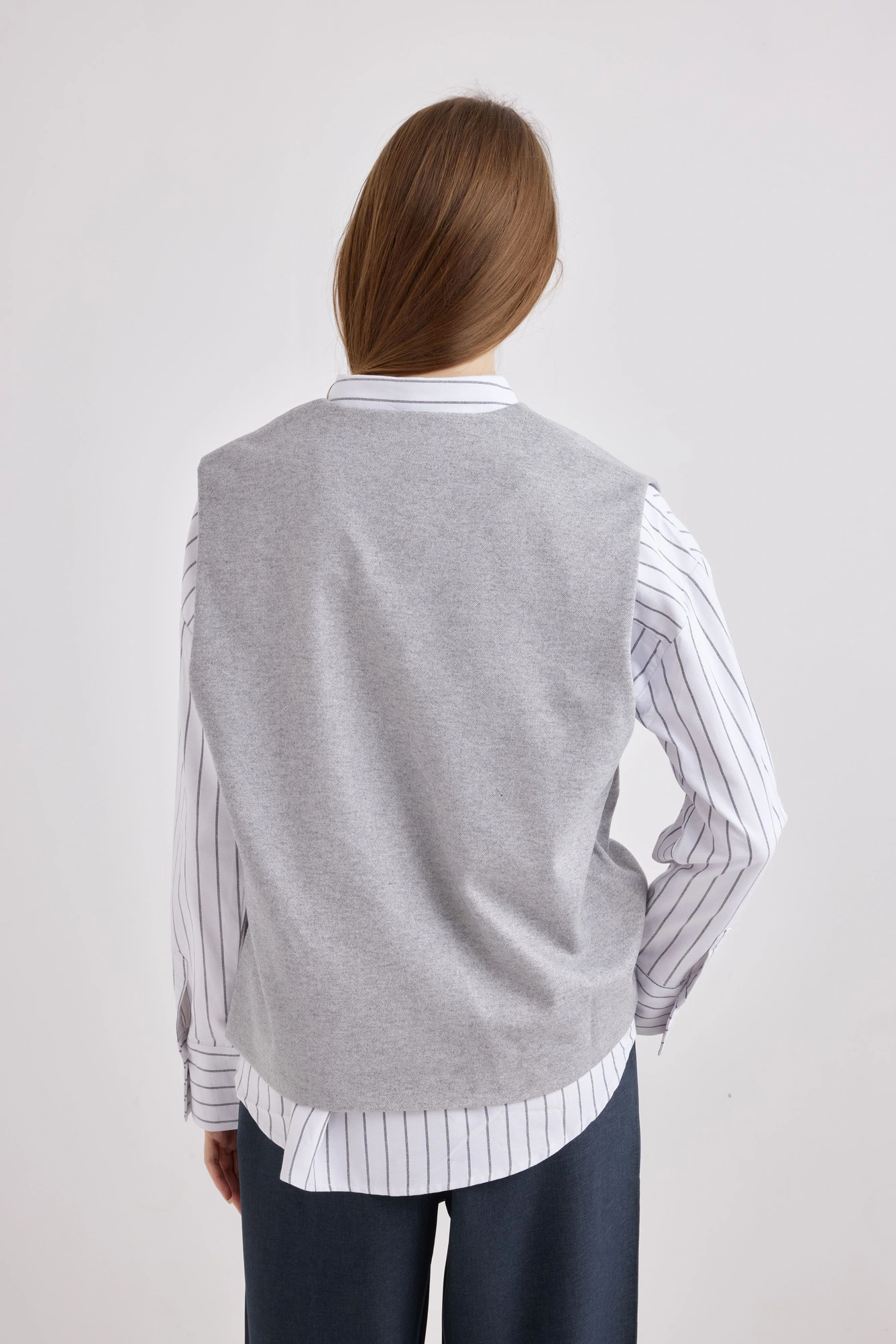 Жилетка светло-серый для женщин 42266-9
 68