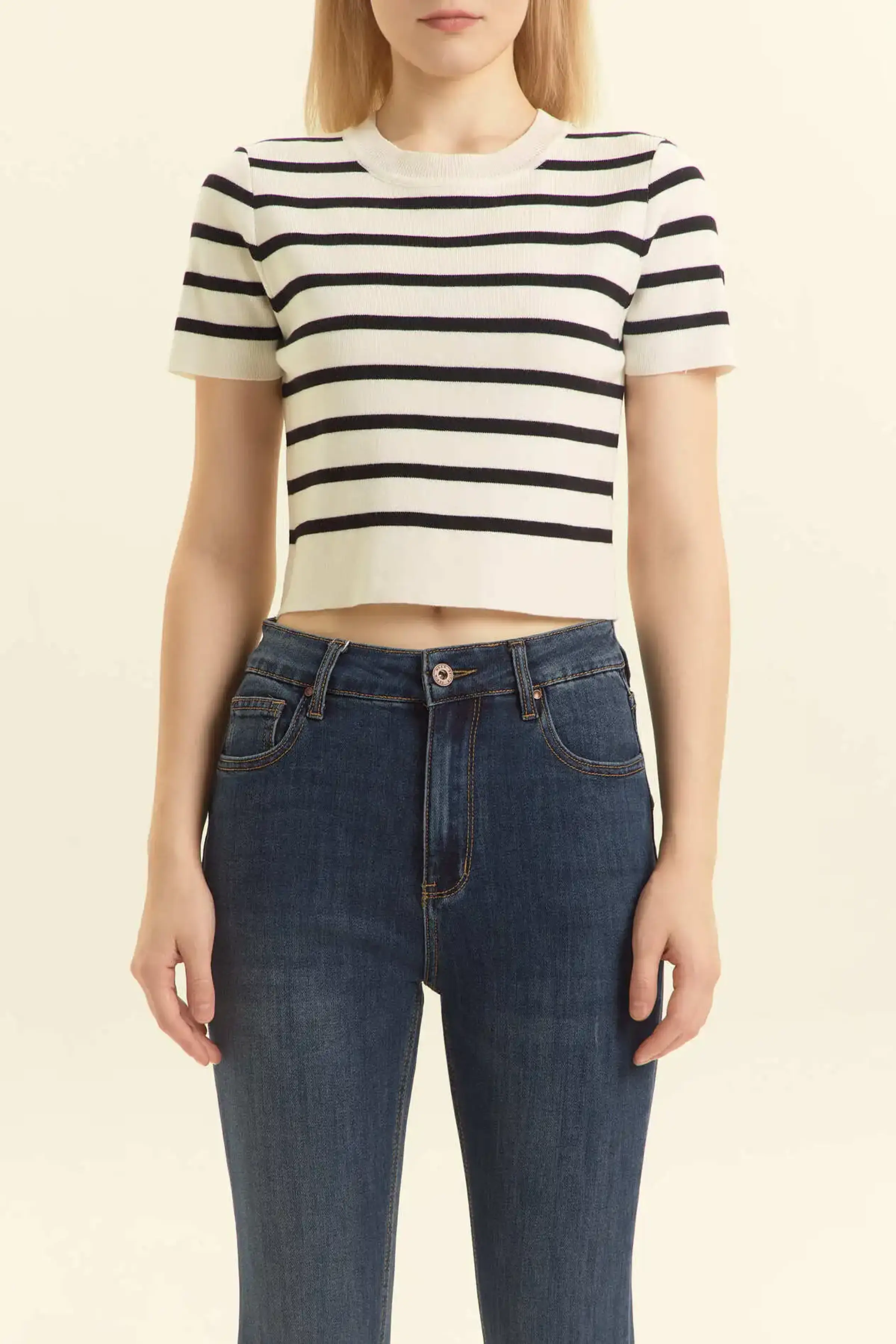 Джемпер бело-черная полоска для женщин 46342-46 60