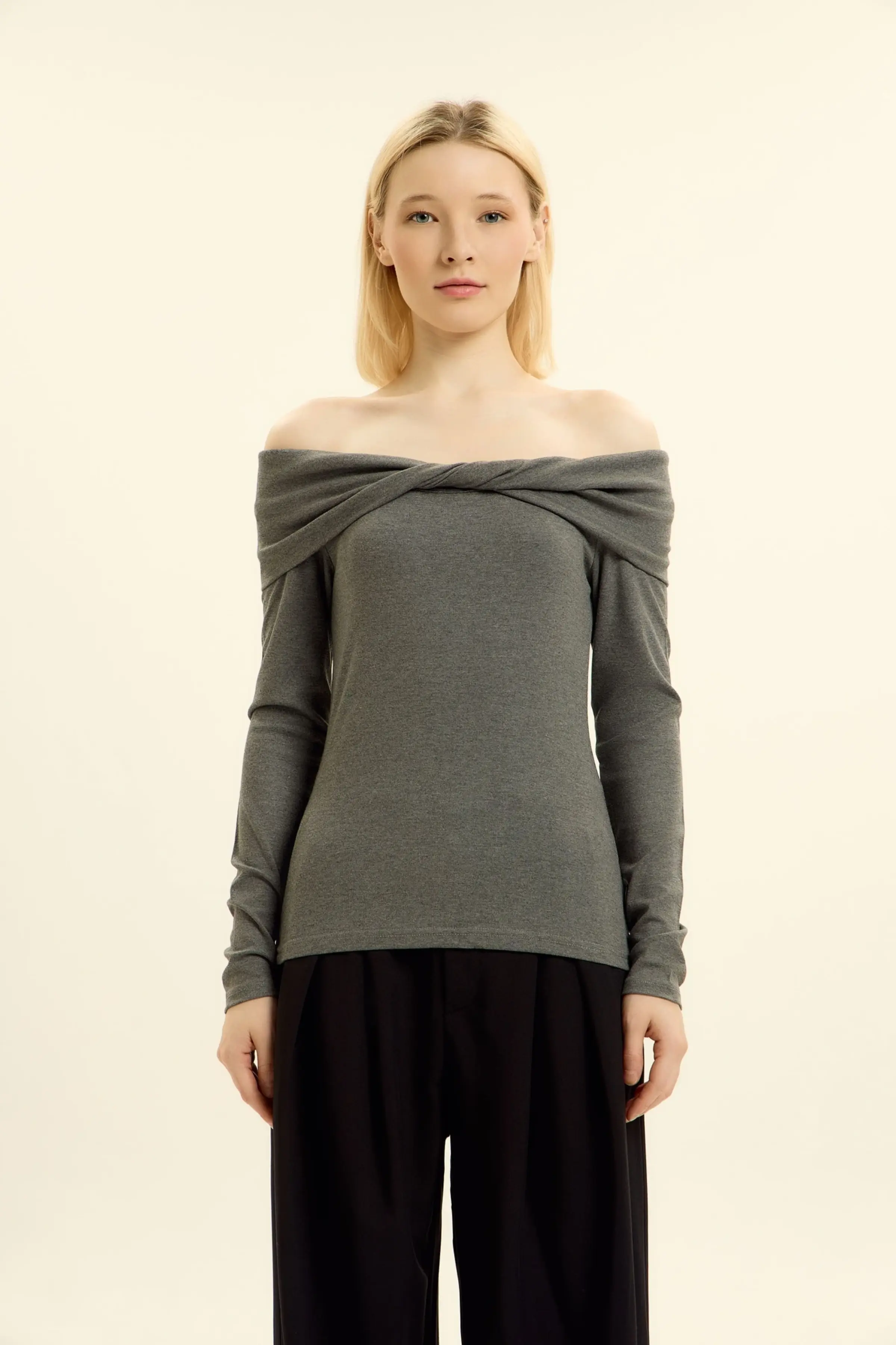 Лонгслив серый для женщин 46243-61 59