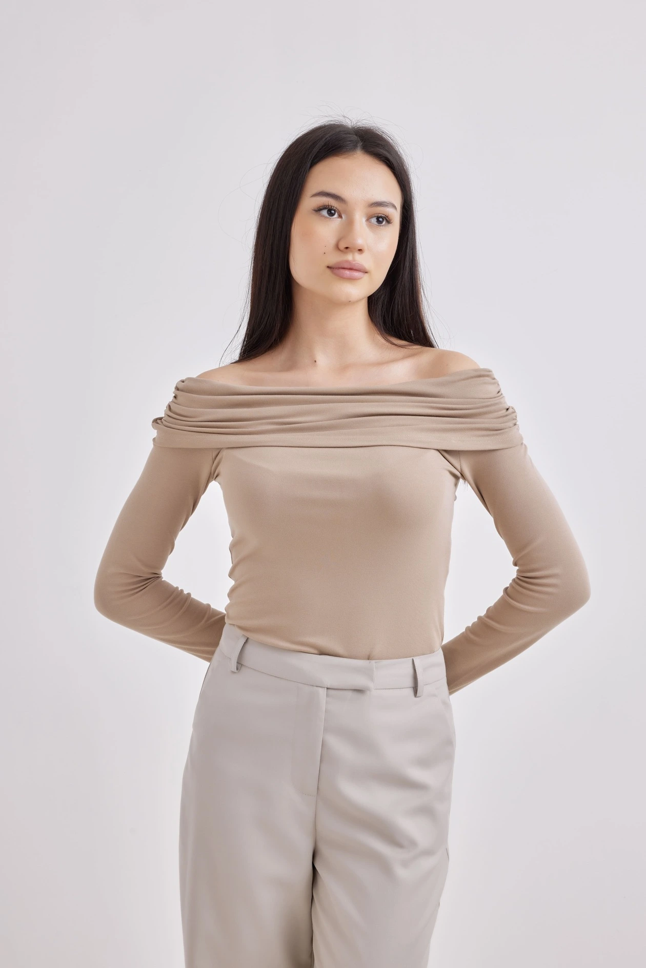 Лонгслив бежевый для женщин 42223-15 59