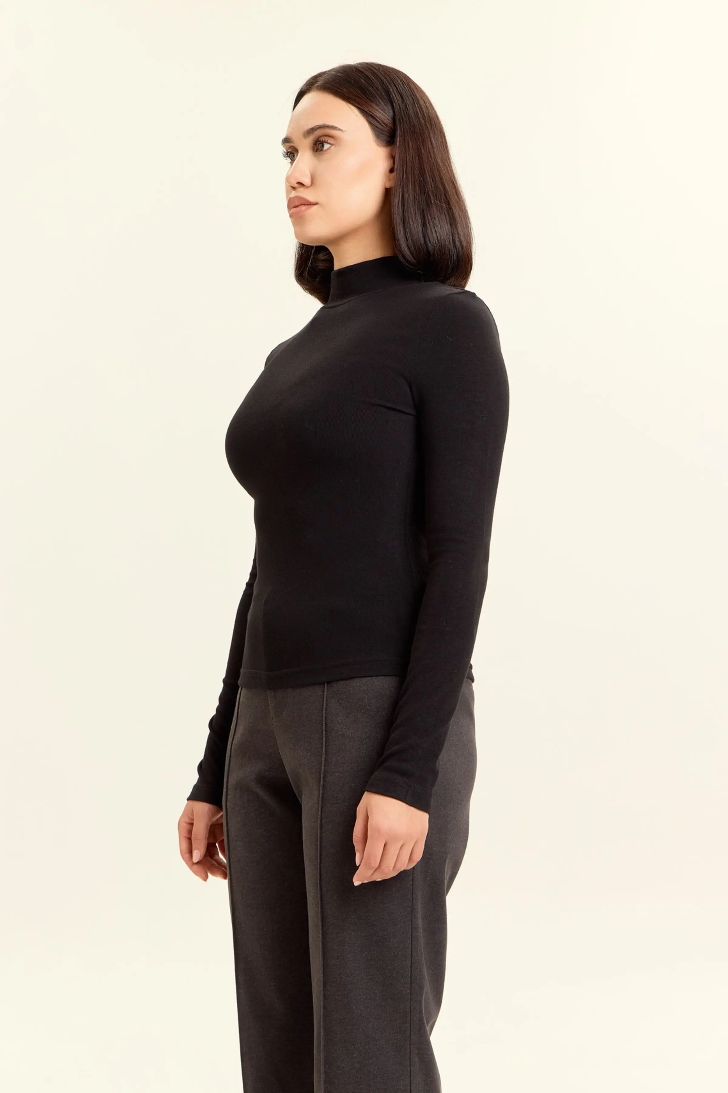 Лонгслив черный для женщин 47224-1 59