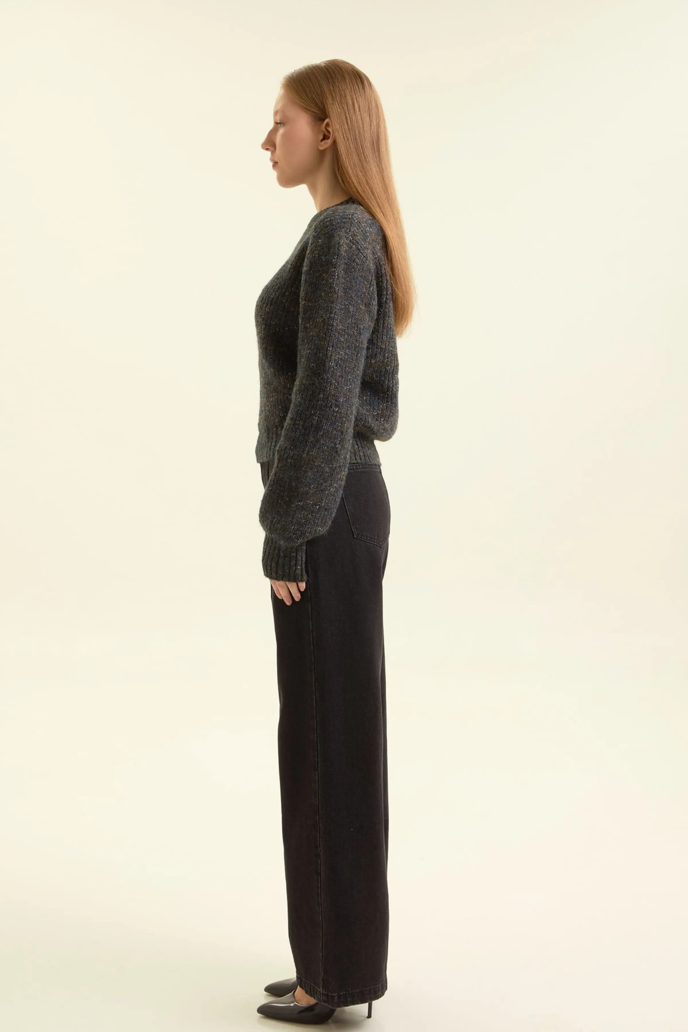 Свитер черный для женщин 47295-1 65