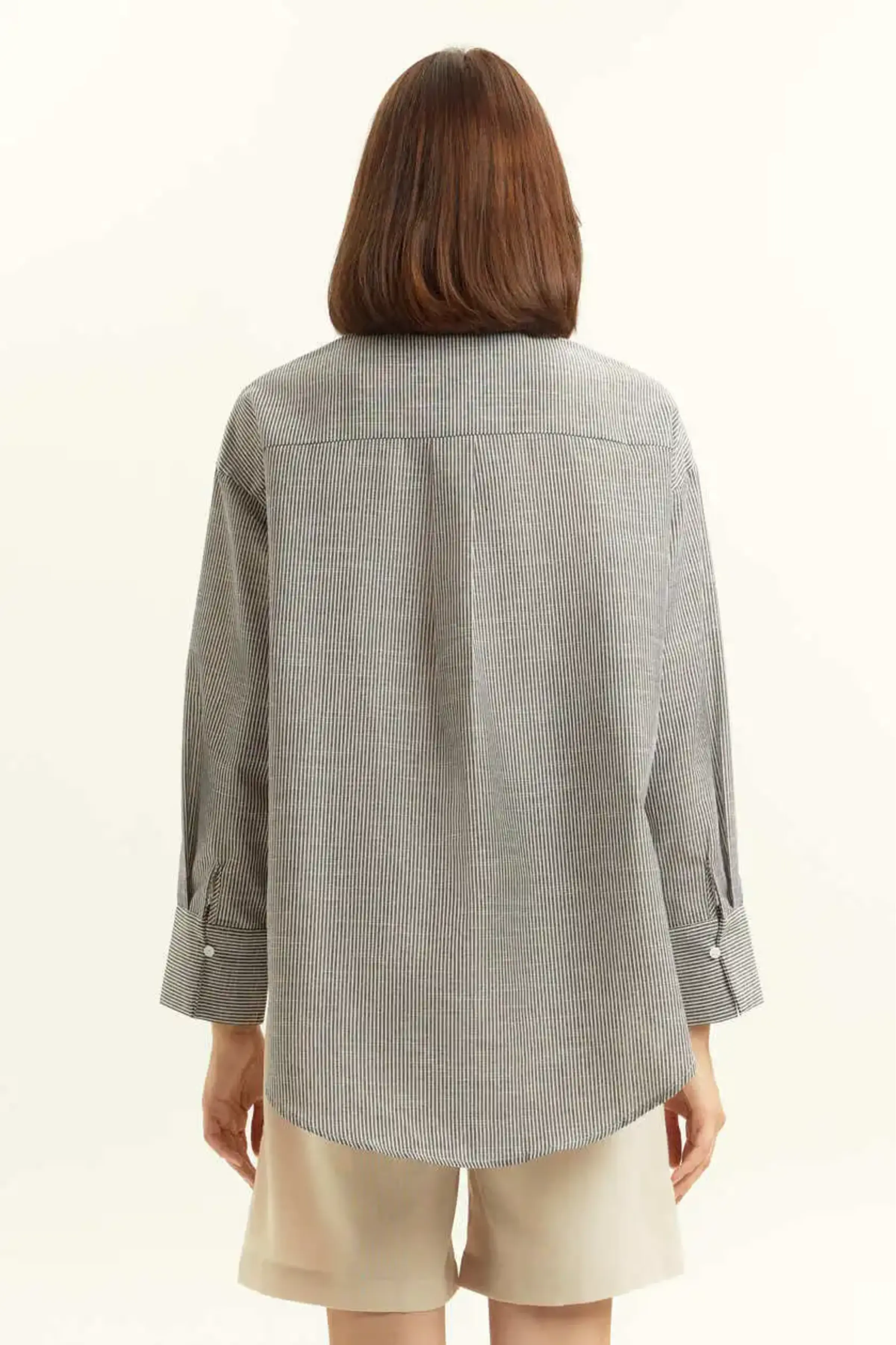 Рубашка бело-черная полоска для женщин 45193-46 66