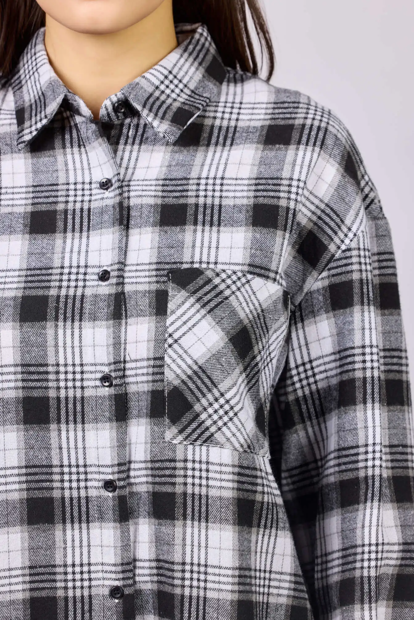 Рубашка бело-черная клетка для женщин 42249-56 66