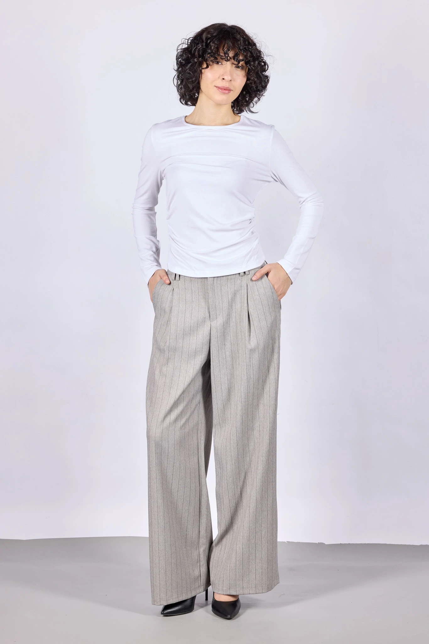 Брюки бело-серая полоска для женщин 44104-49 71