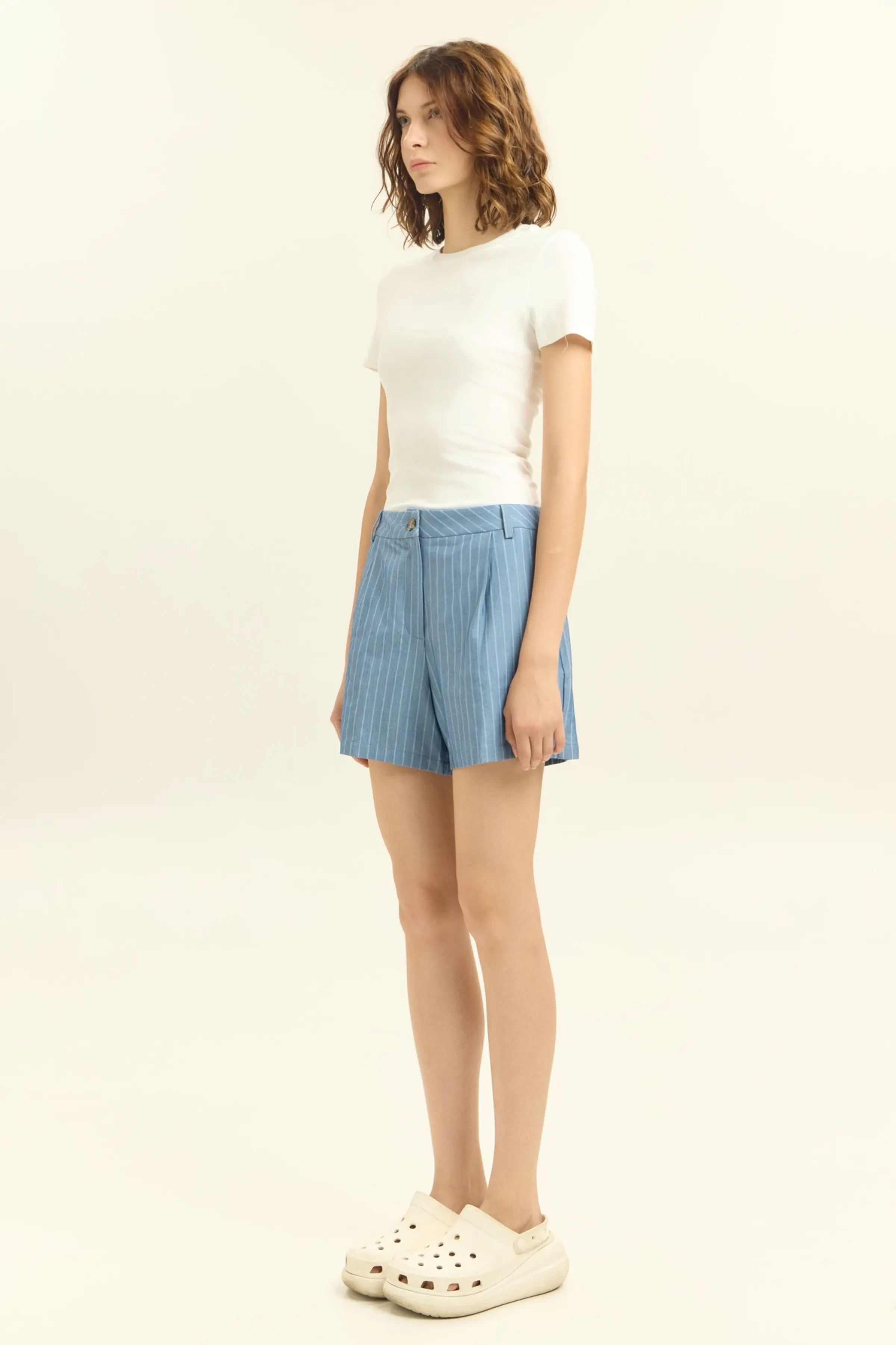 Шорты бело-синяя полоска для женщин 45293-48 57