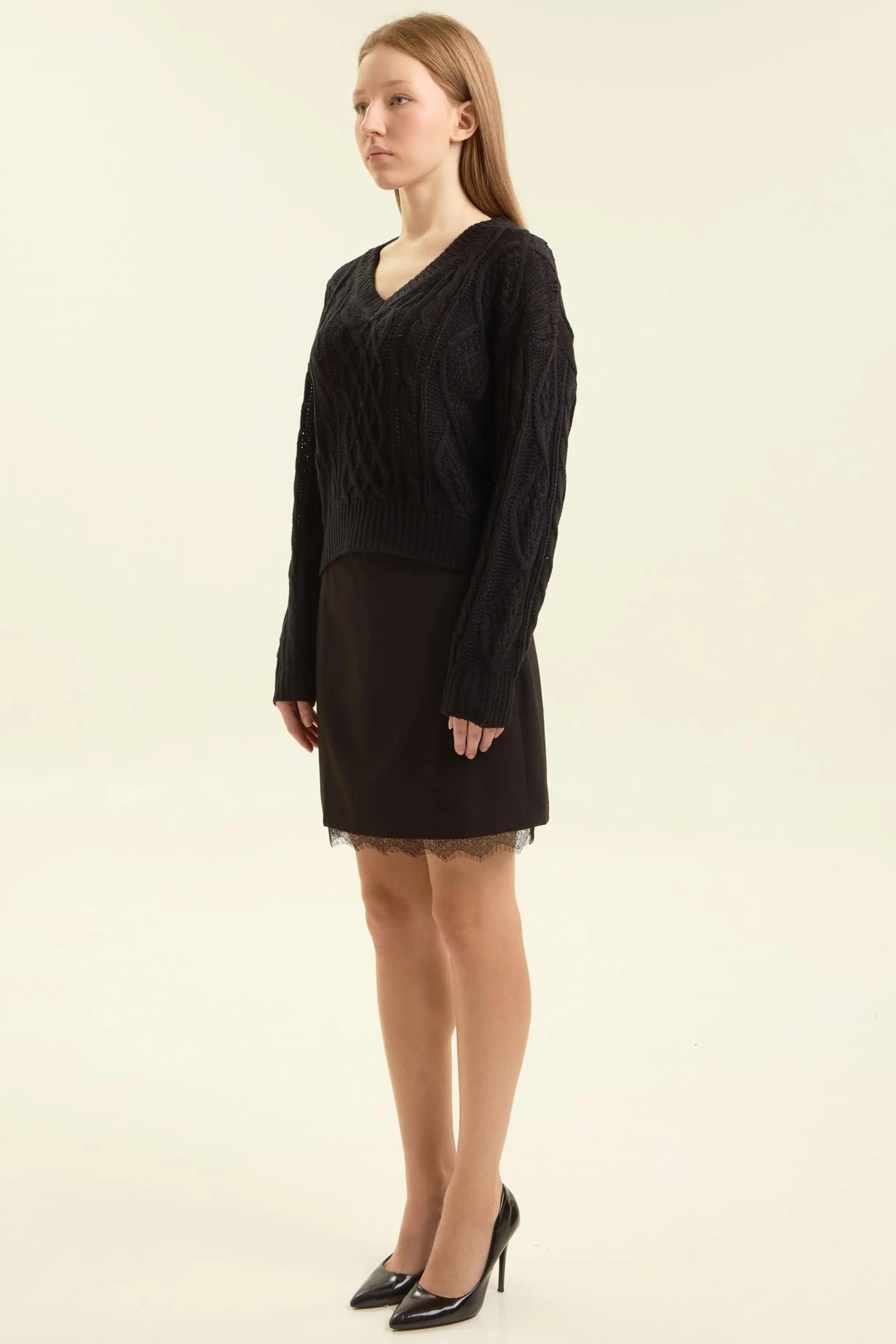 Свитер черный для женщин 47304-1 65