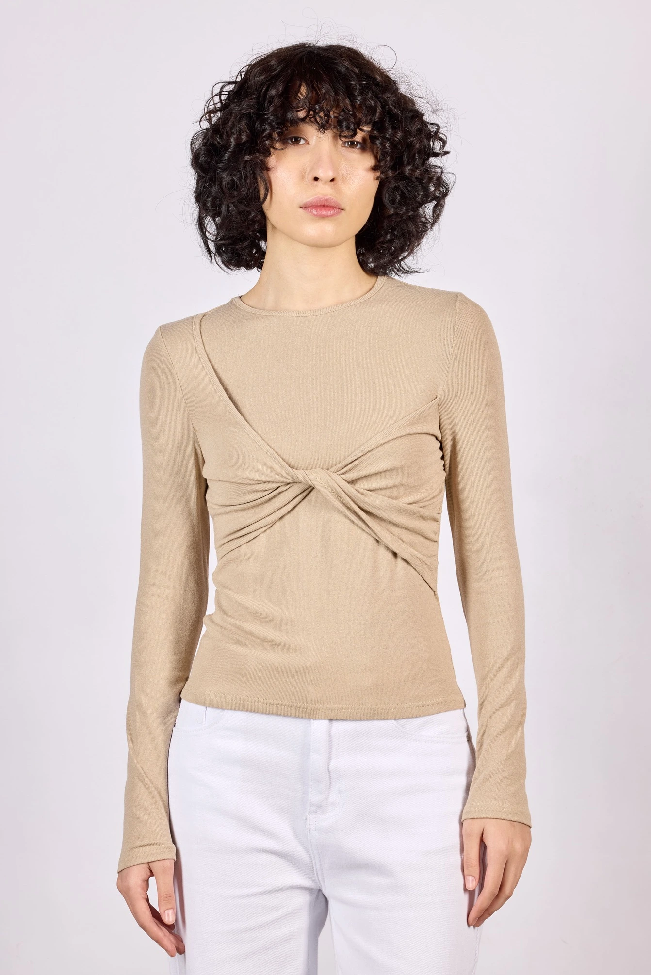 Лонгслив бежевый для женщин 44257-15 59