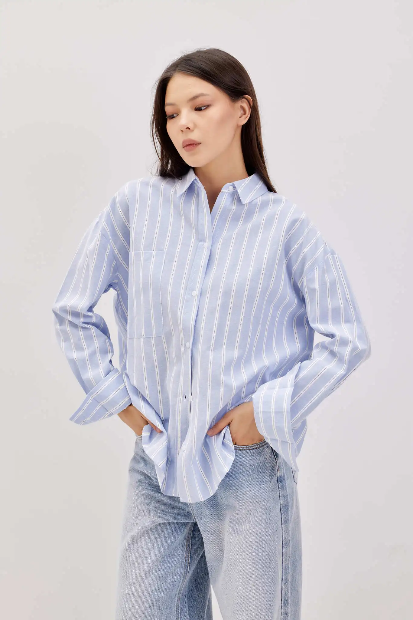 Рубашка бело-синяя полоска для женщин 42248-48 66