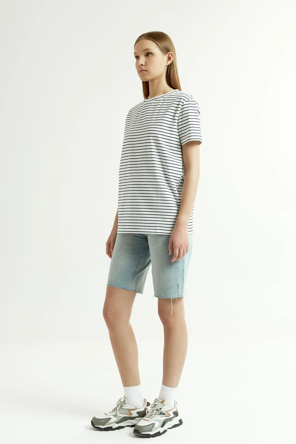 Футболка бело-синяя полоска для женщин 44286-48 67