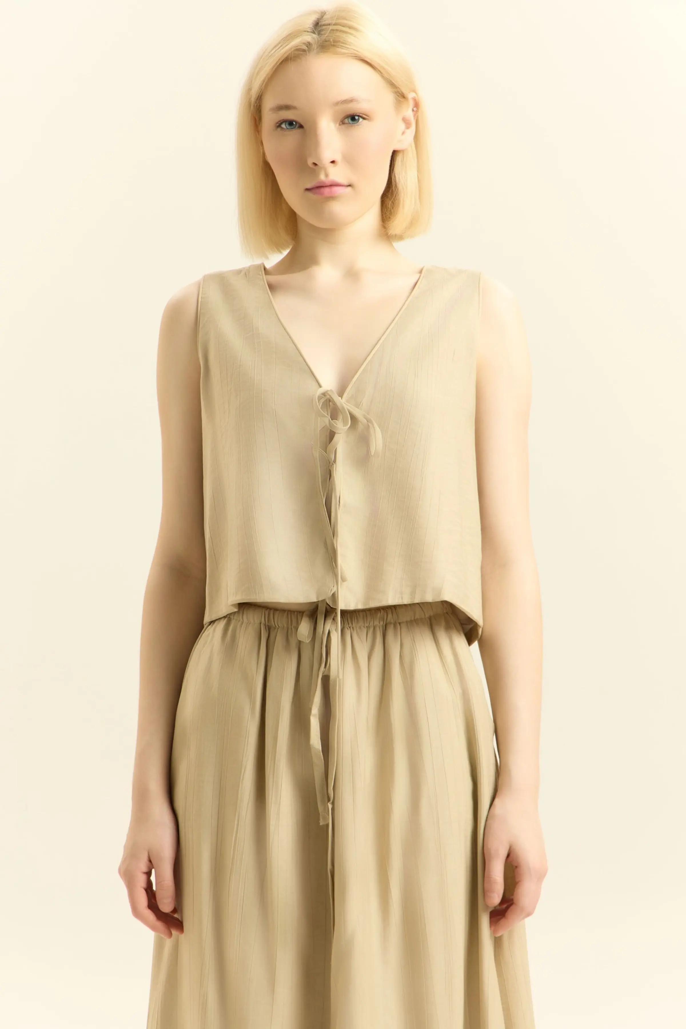 Жилетка бежевый для женщин 45214-15 68