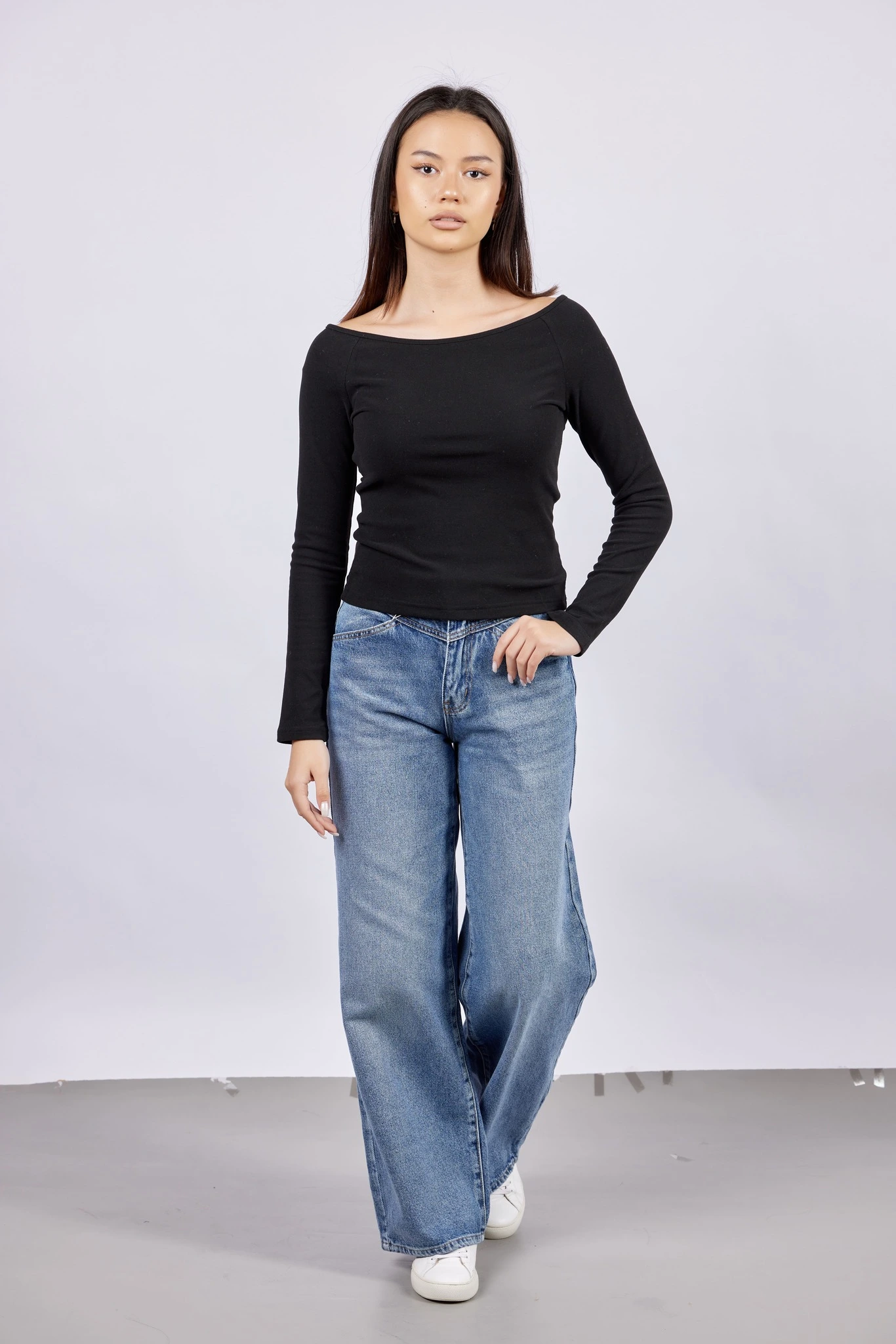 Лонгслив черный для женщин 43231-1 59