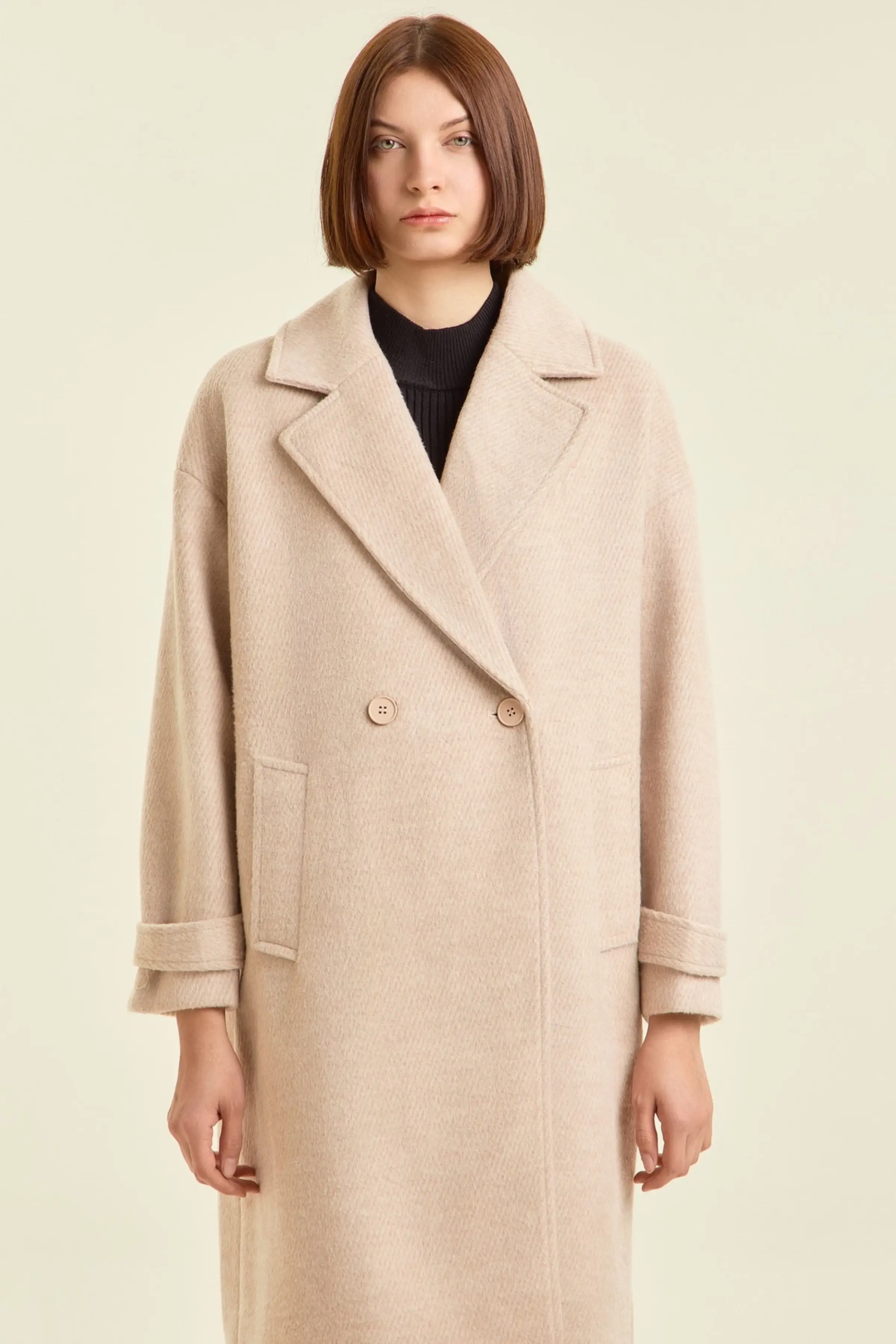 Пальто бежевый для женщин 47111-15 53