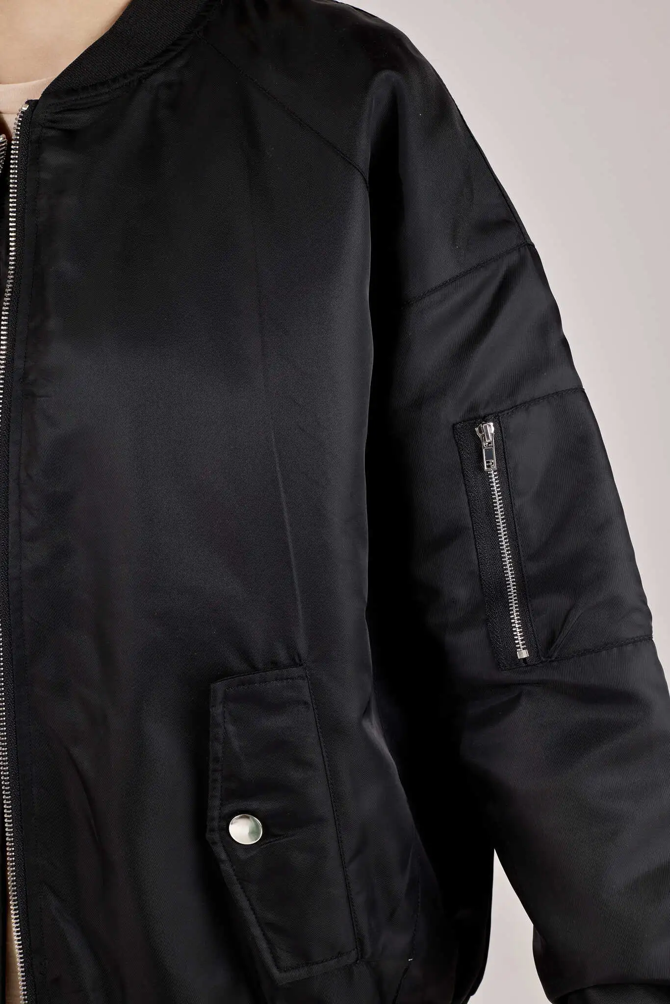 Бомбер черный для женщин 351/431/30231-1 70