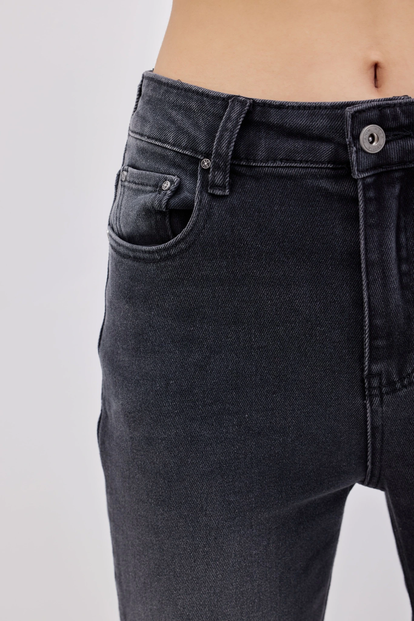 Джинсы черный для женщин 42212-1 74