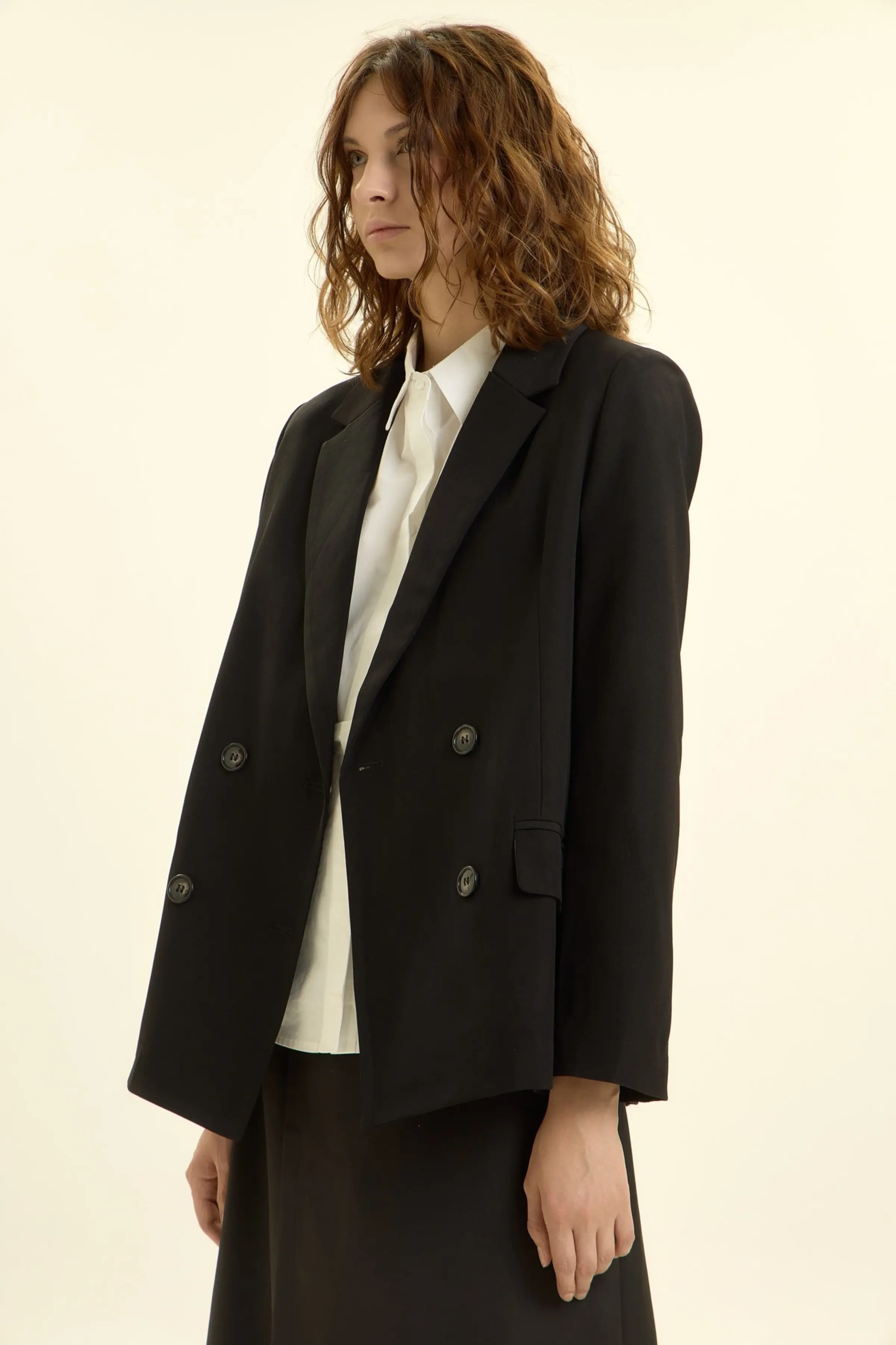 Жакет черный для женщин 46263-1 64