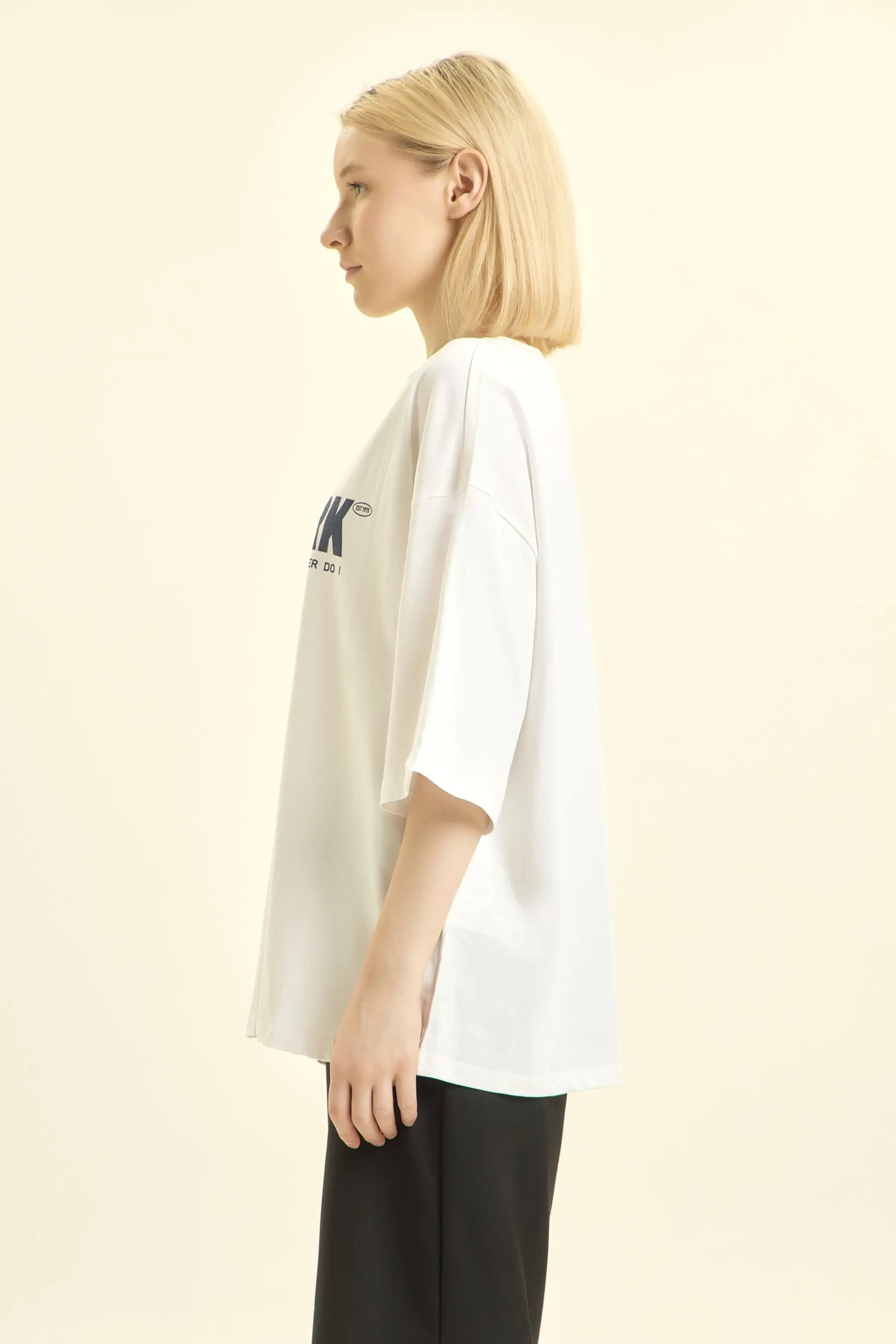 Футболка белый в синий принт для женщин 46157-290 67