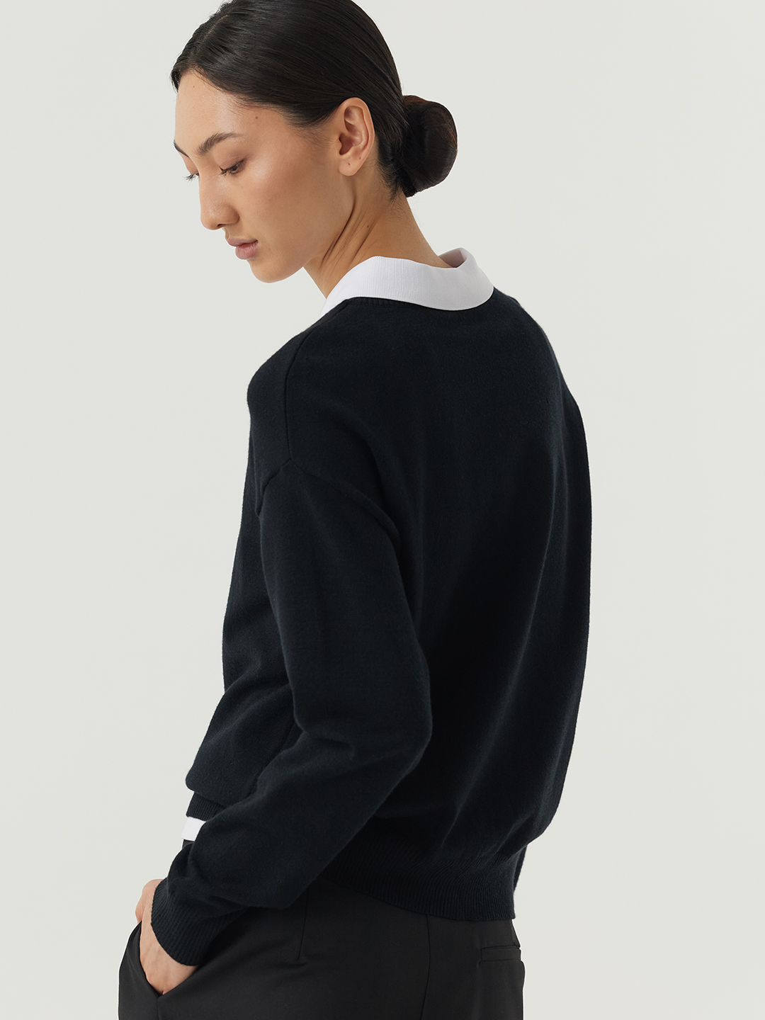 Джемпер черный для женщин 48103-1 60