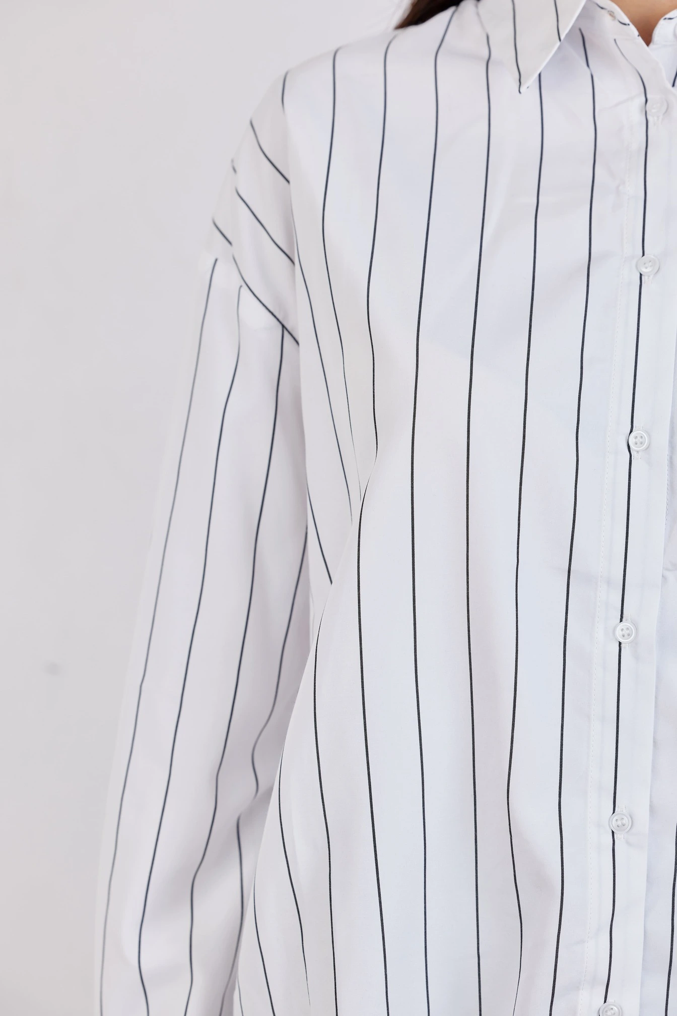 Рубашка бело-черная полоска для женщин 43127-46 66