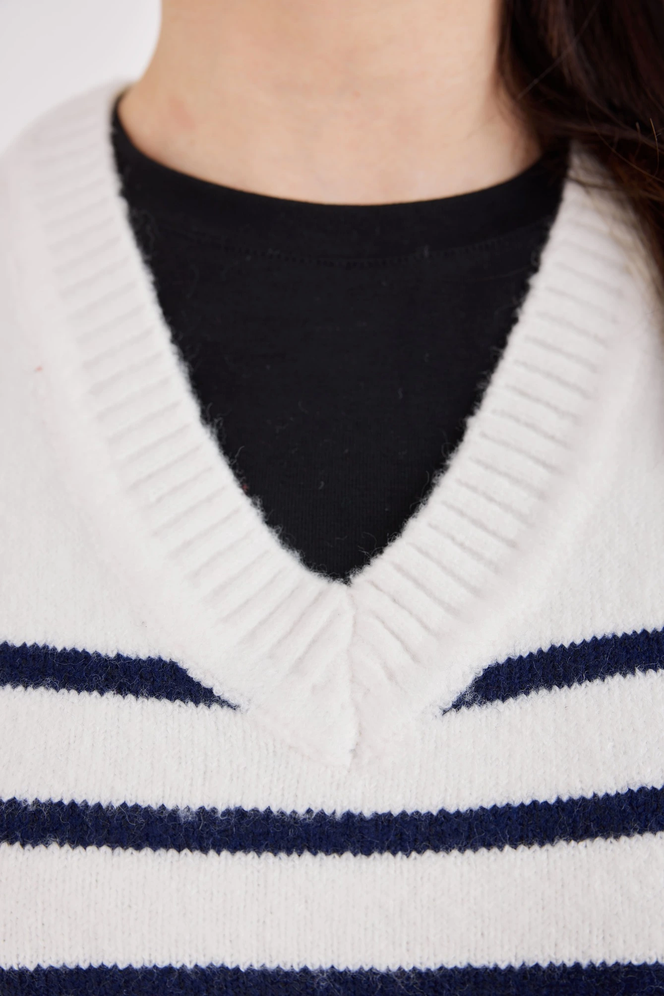 Жилетка бело-синяя полоска для женщин 42115-48 68