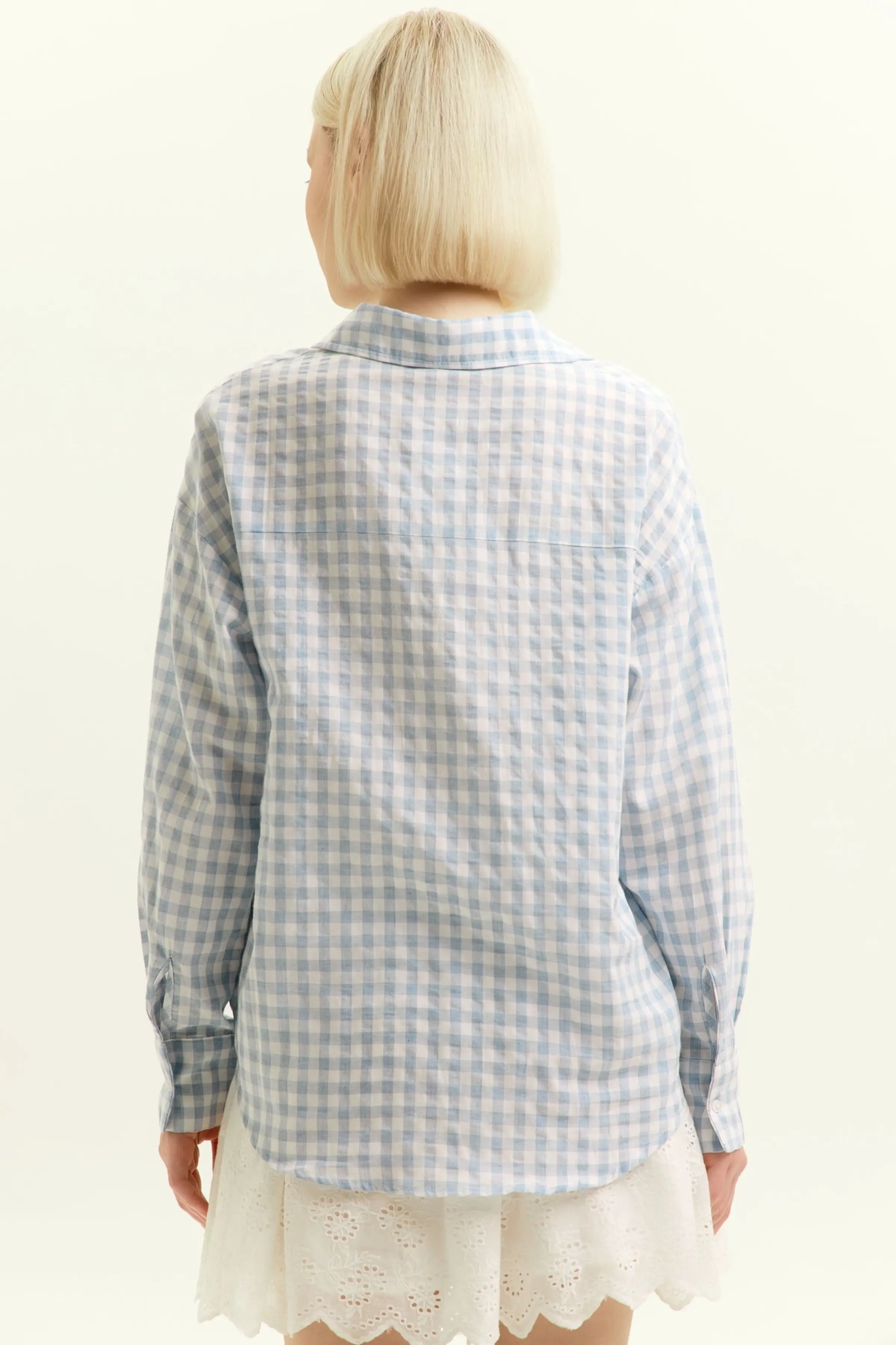 Рубашка бело-голубая клетка для женщин 45239-104 66