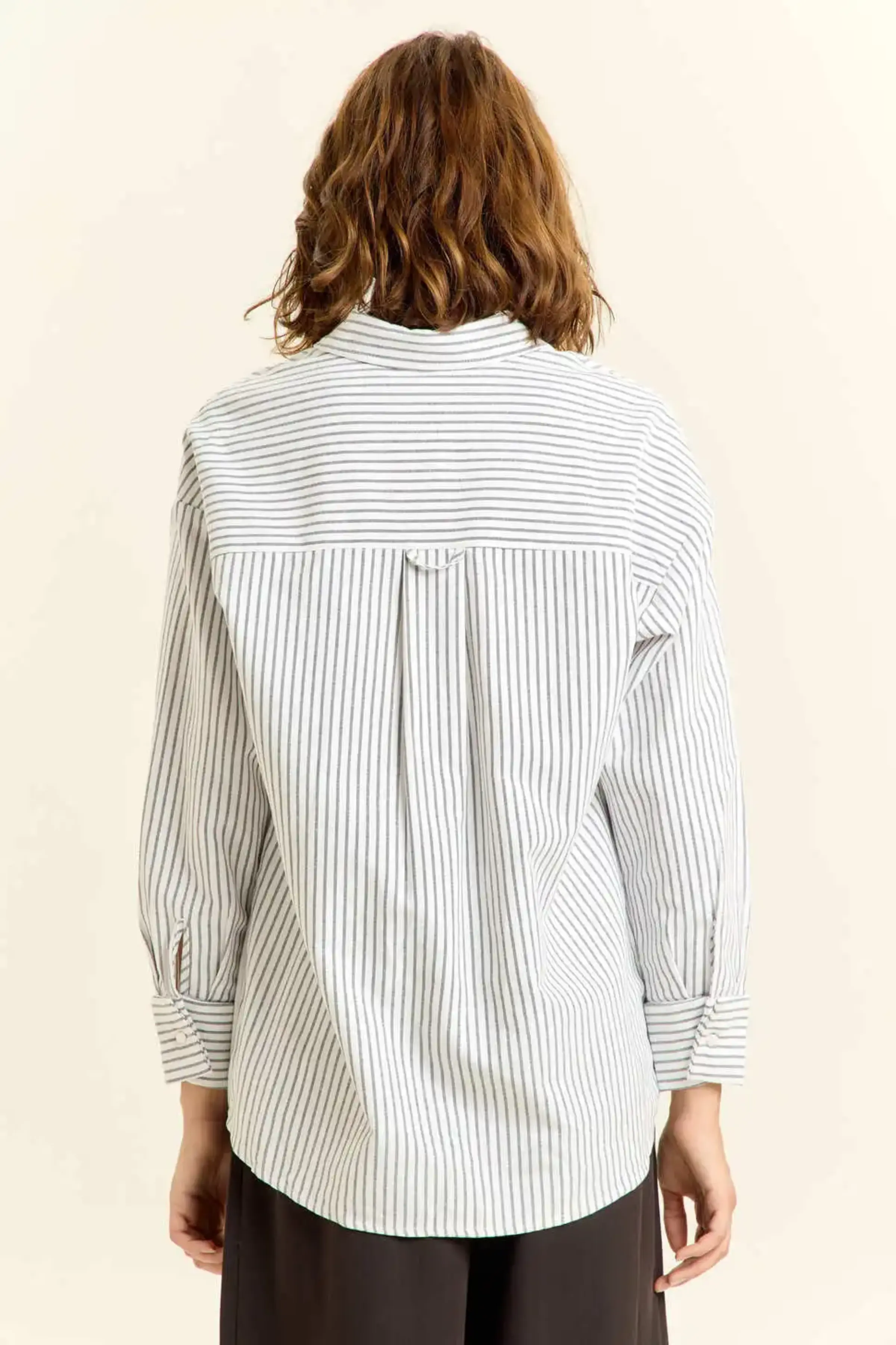 Рубашка бело-черная полоска для женщин 45243-46 66